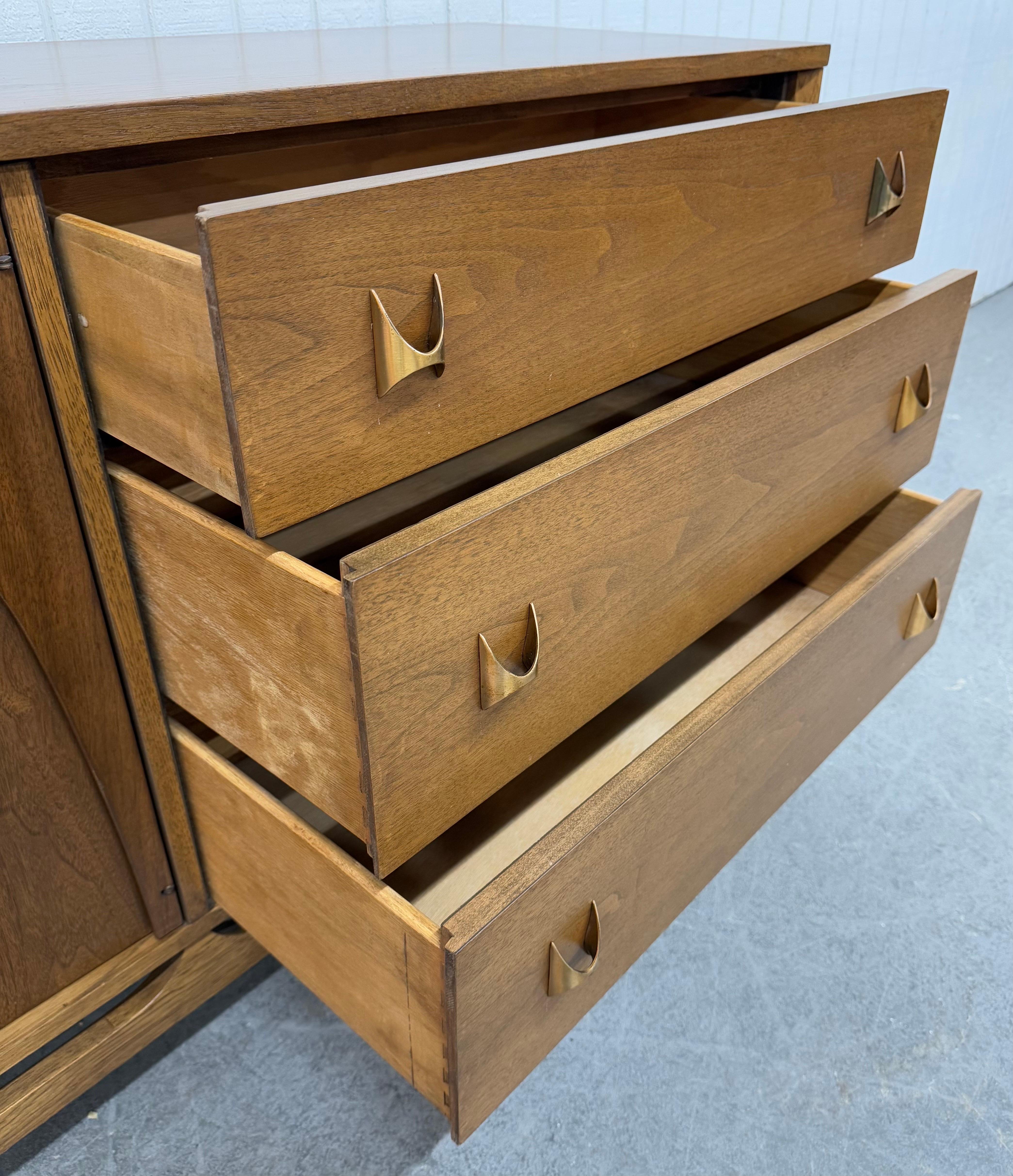 Mid-Century Modern Broyhill Brasilia Walnut Sideboard 3