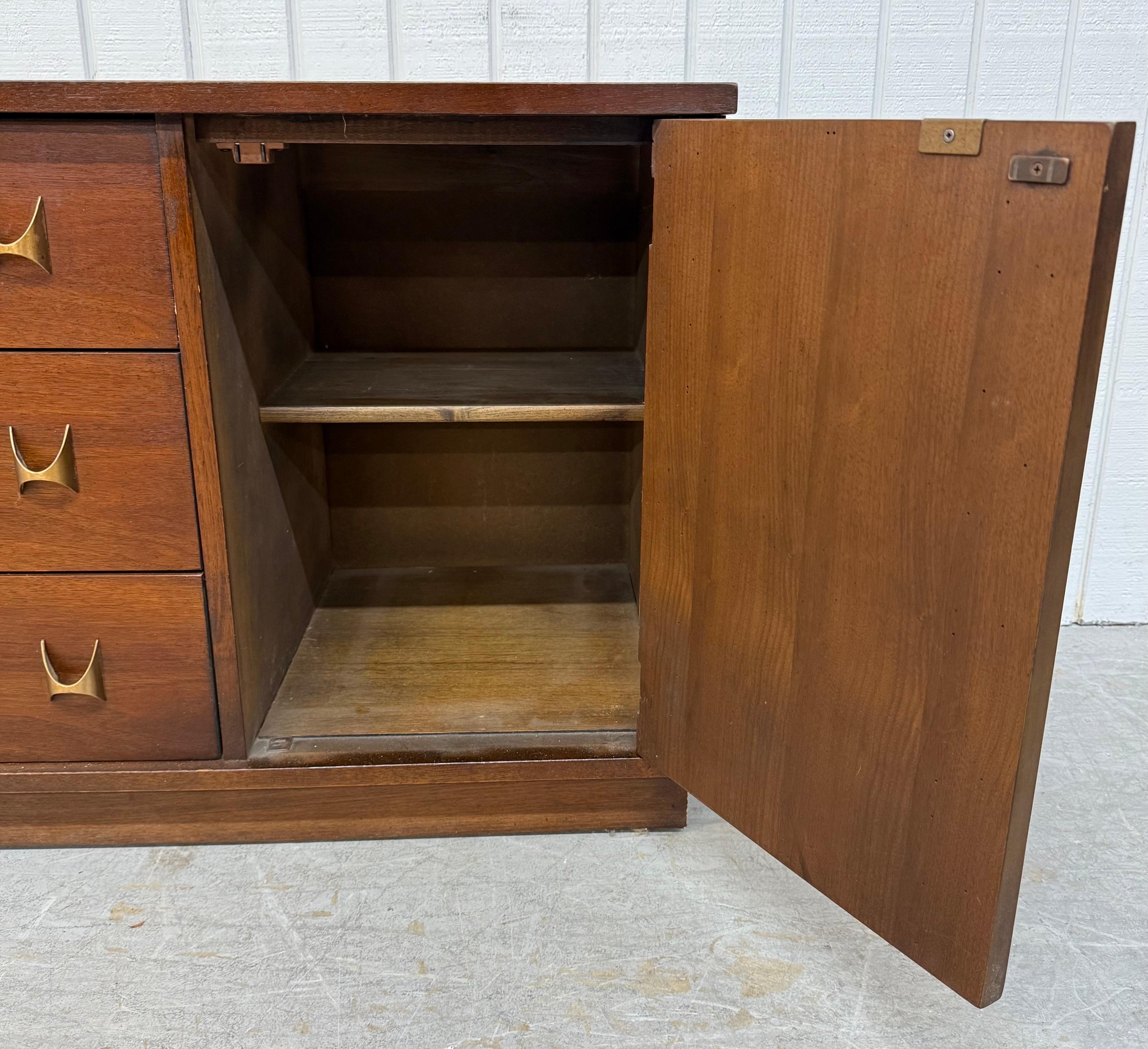 Mid-Century Modern Broyhill Brasilia Walnut Sideboard 3