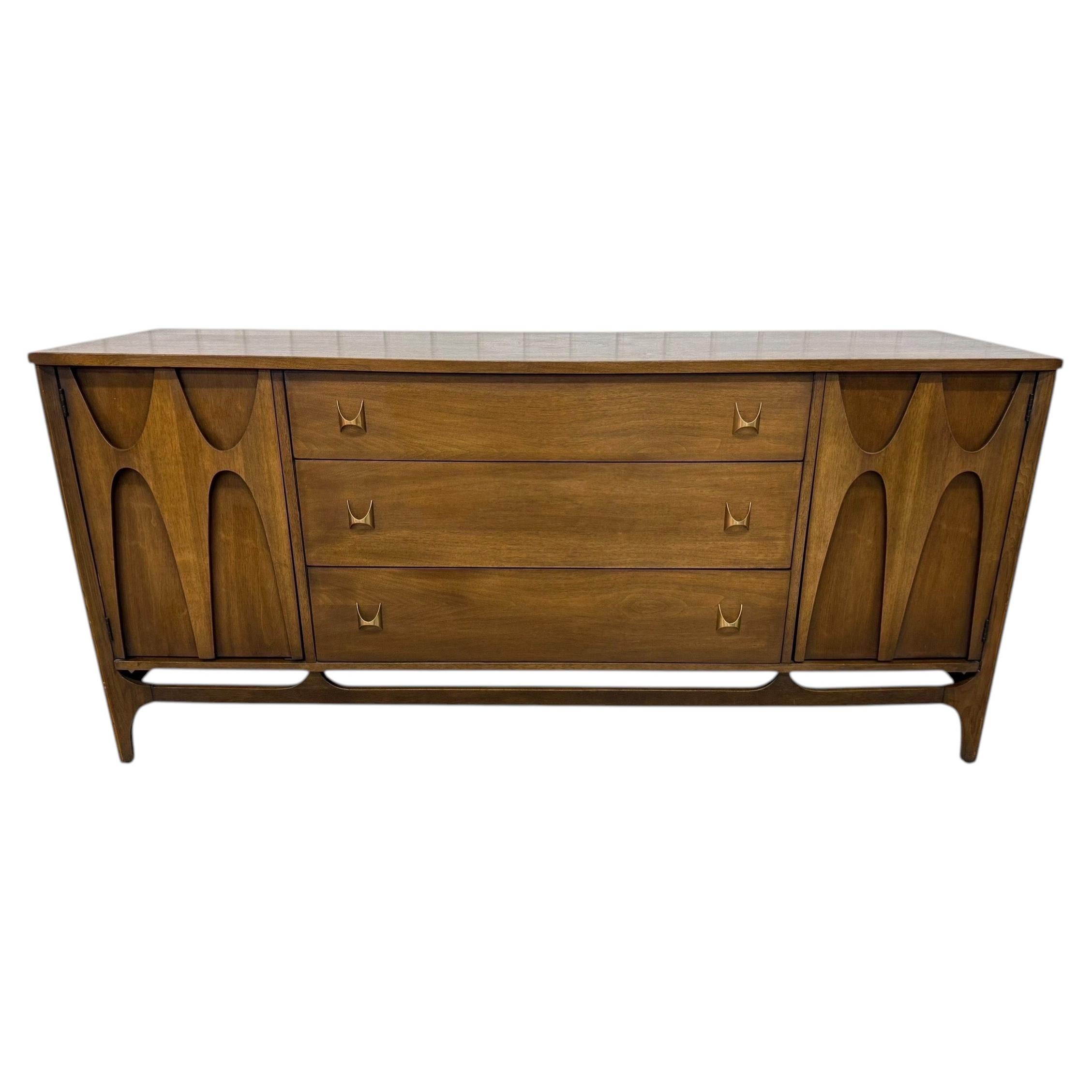 Mid-Century Modern Broyhill Brasilia Walnut Sideboard For Sale
