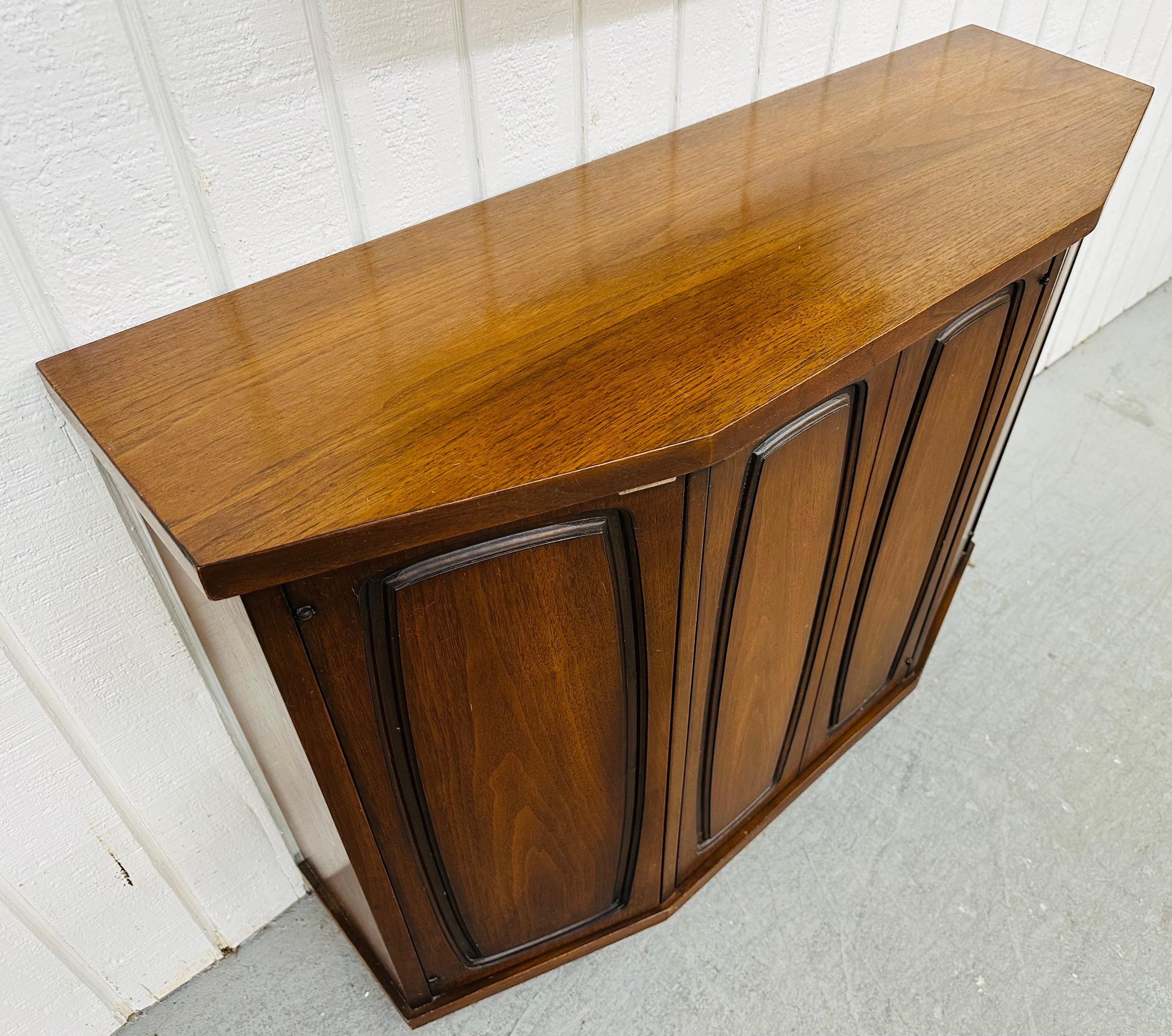 20th Century Mid-Century Modern Broyhill Emphasis Console & Mirror