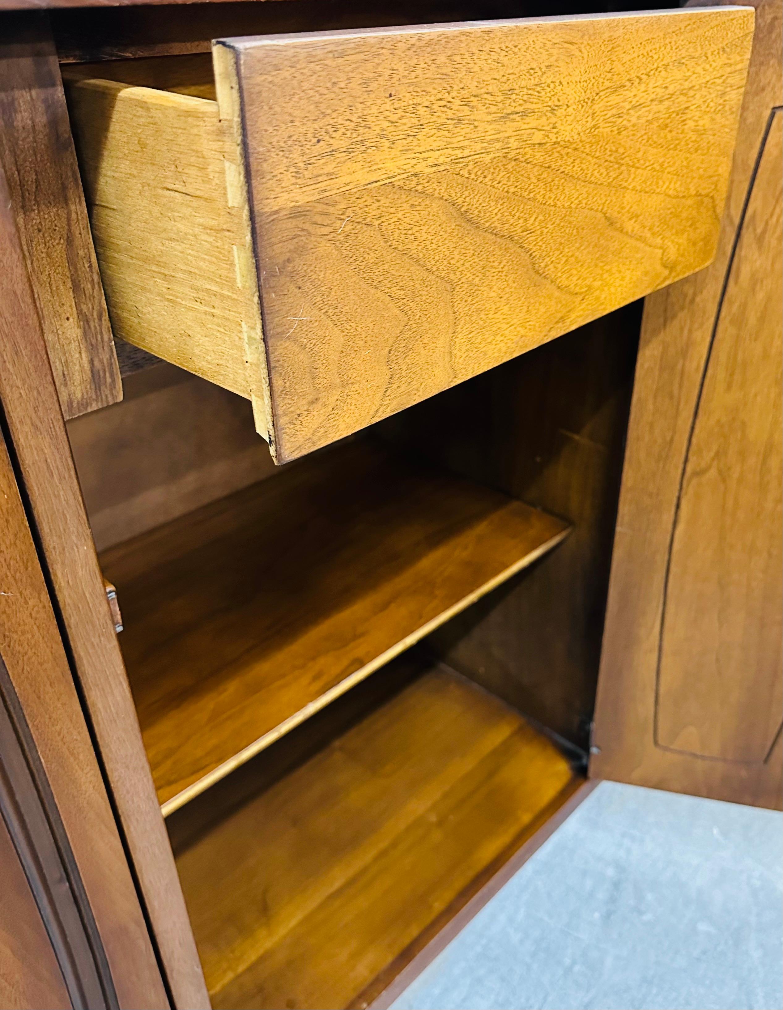 Mid-Century Modern Broyhill Emphasis Console & Mirror 3