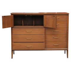 Mid-Century Modern Broyhill Gentleman's Chest / Dresser