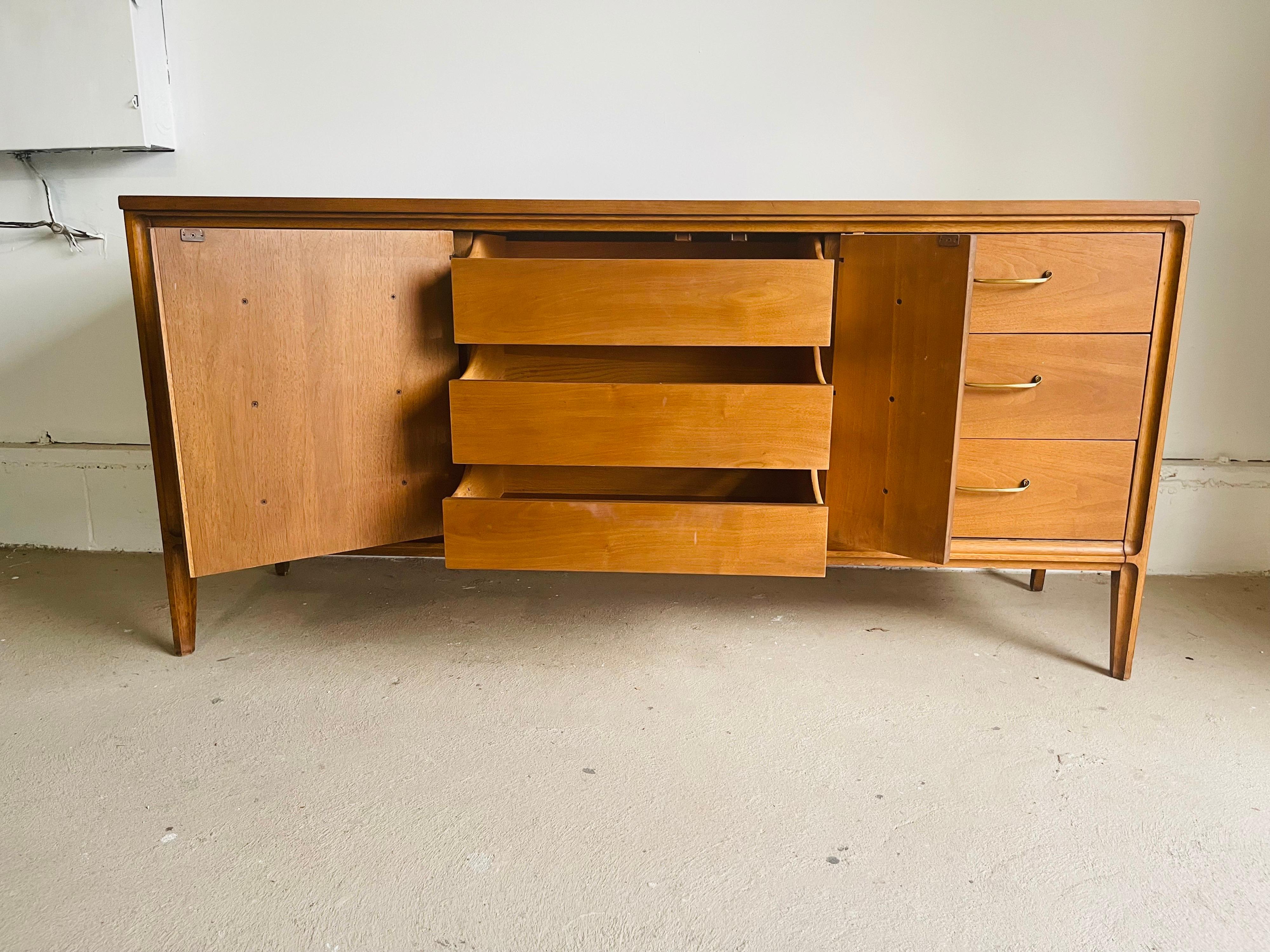 20th Century Mid-Century Modern Broyhill Premier 70s Line Dresser / Credenza