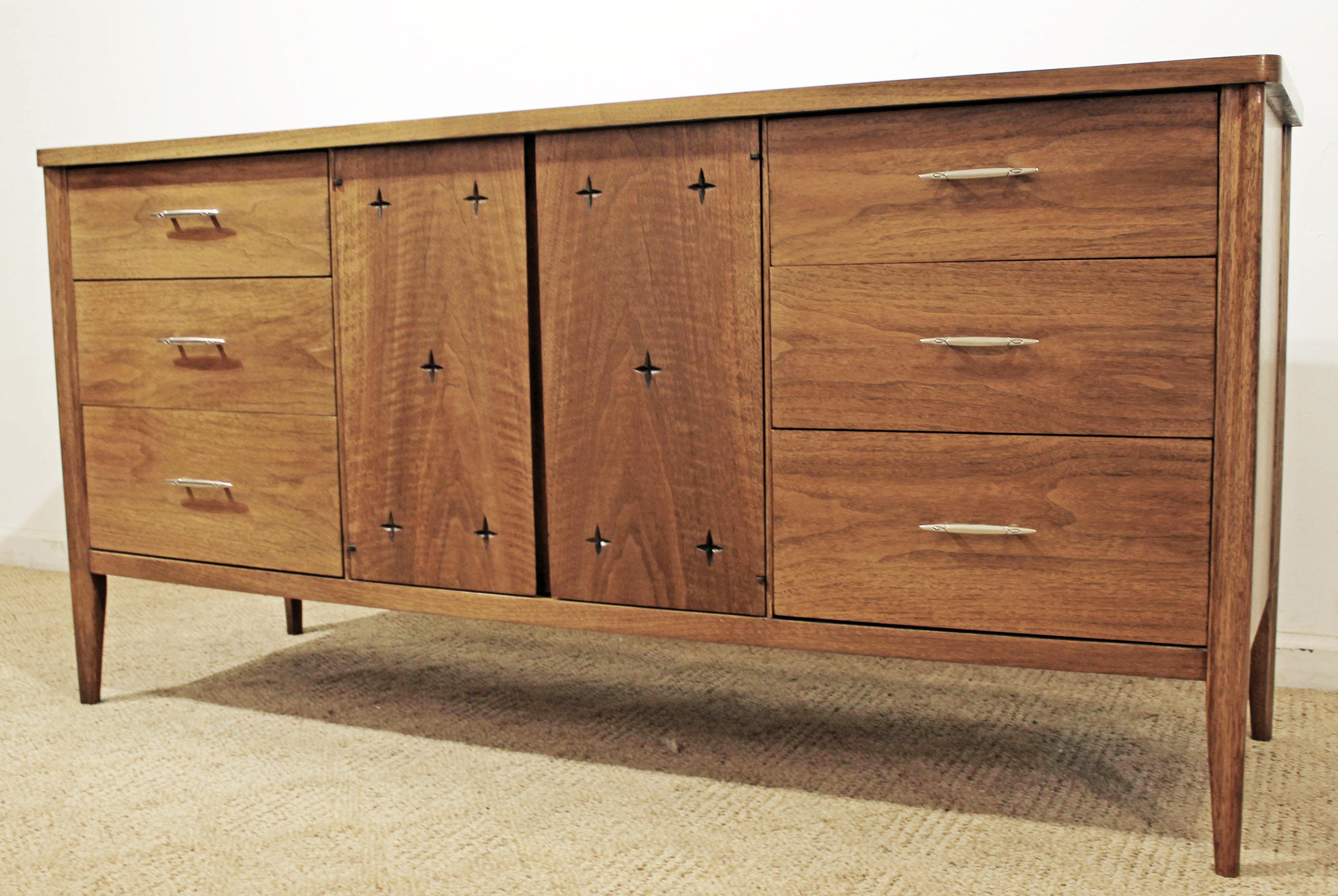 broyhill premier credenza