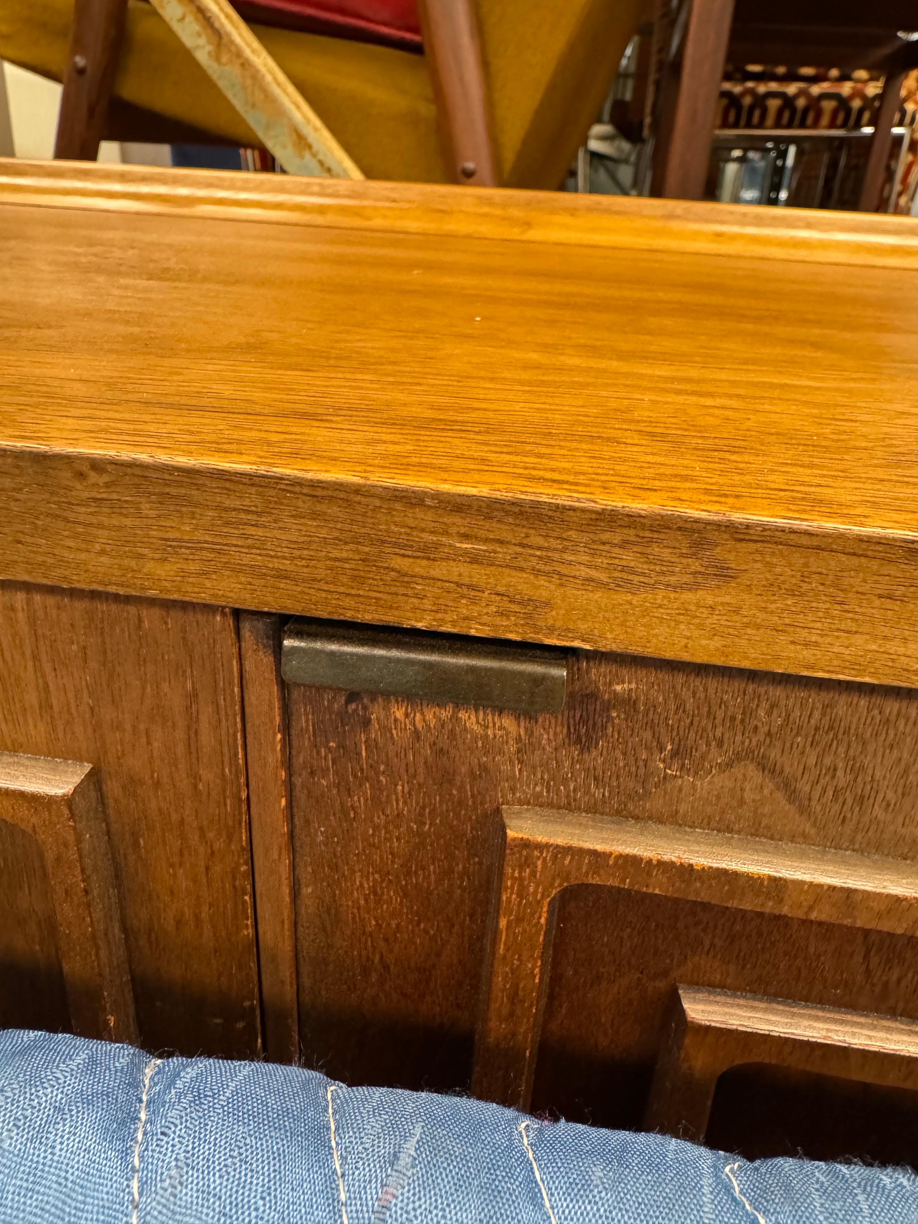 Mid-Century Modern Broyhill Premier Sculptra Tall Chest of Drawers For Sale 5