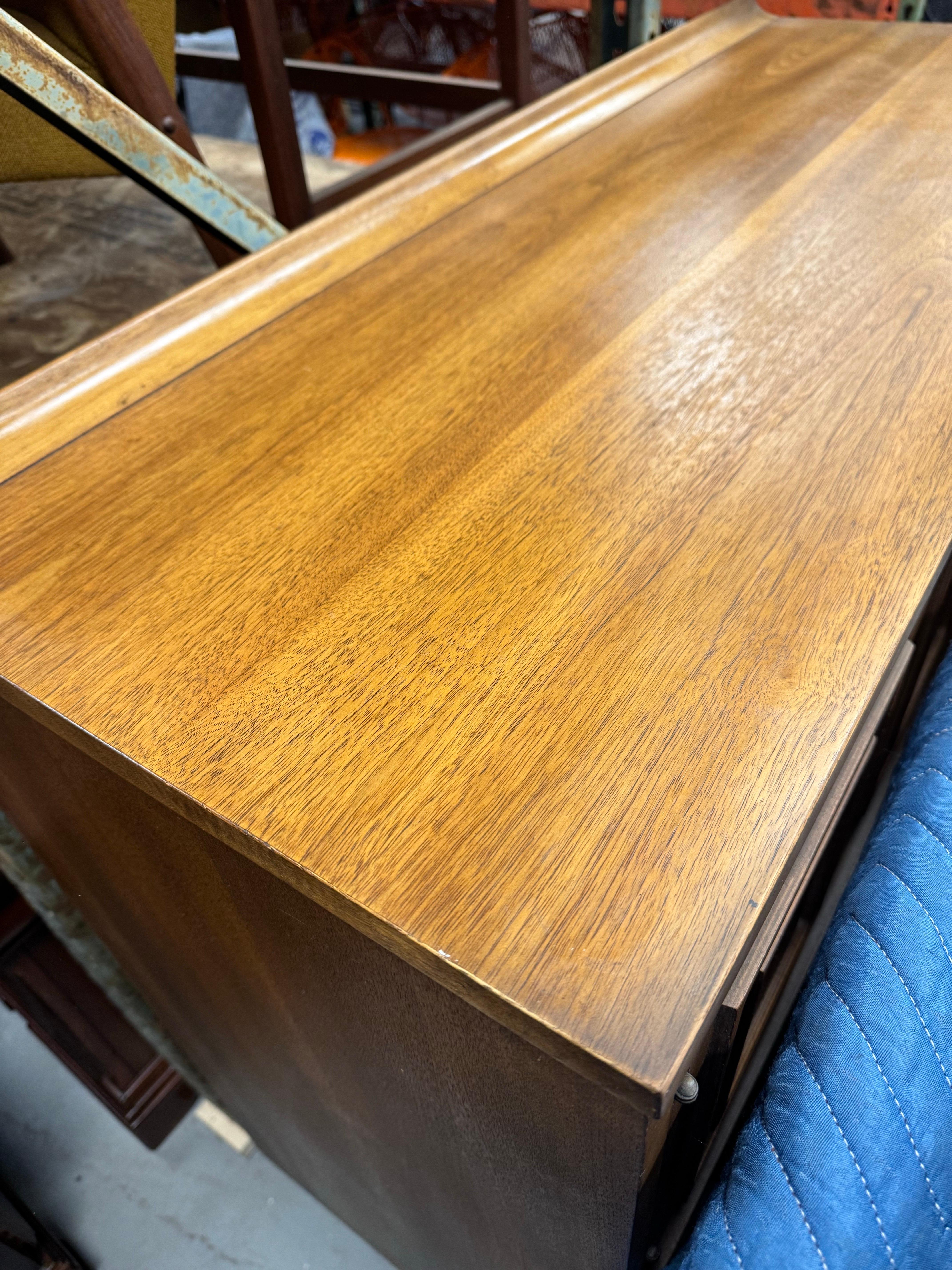 Mid-Century Modern Broyhill Premier Sculptra Tall Chest of Drawers For Sale 2
