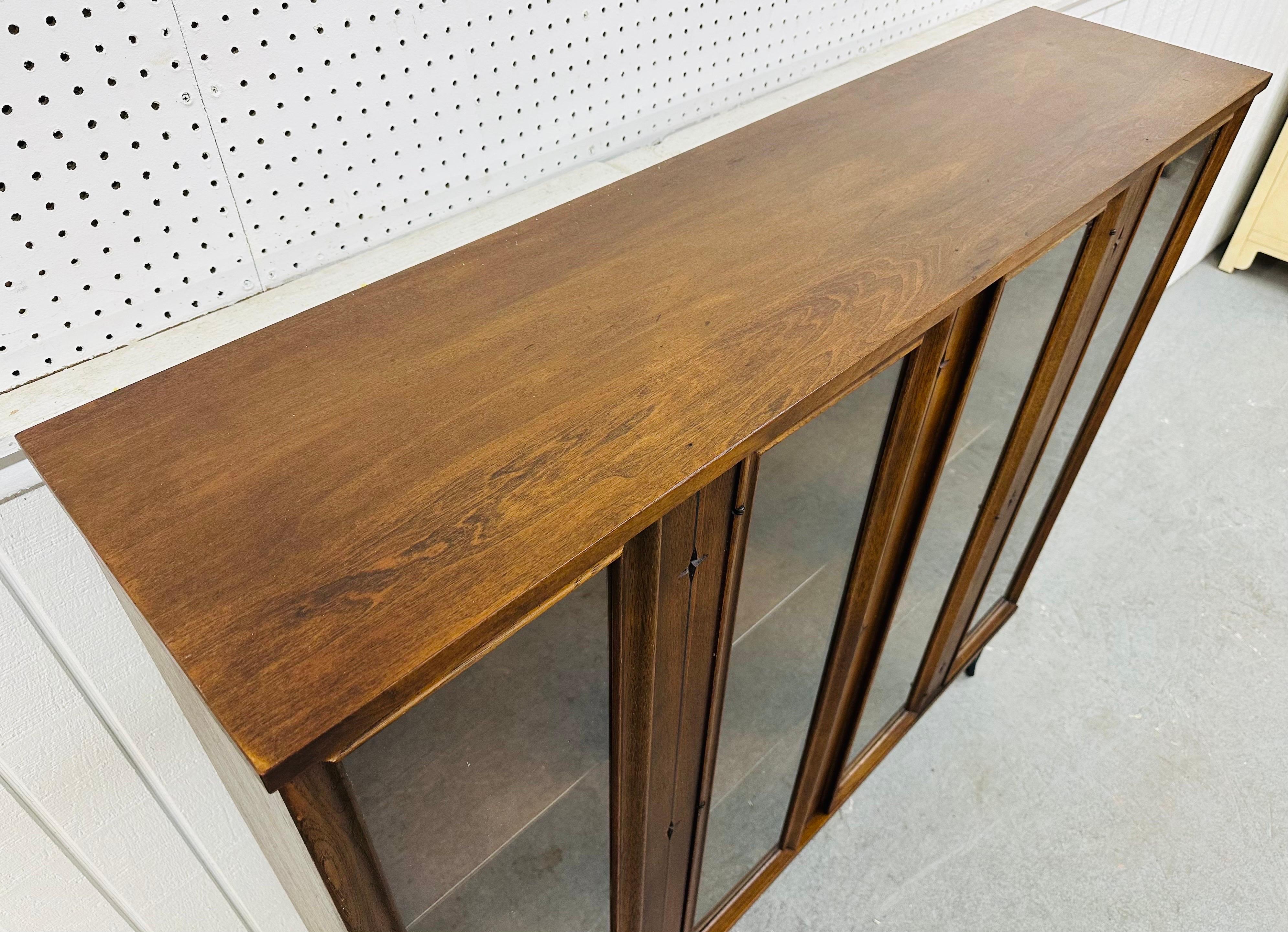 broyhill bookshelf