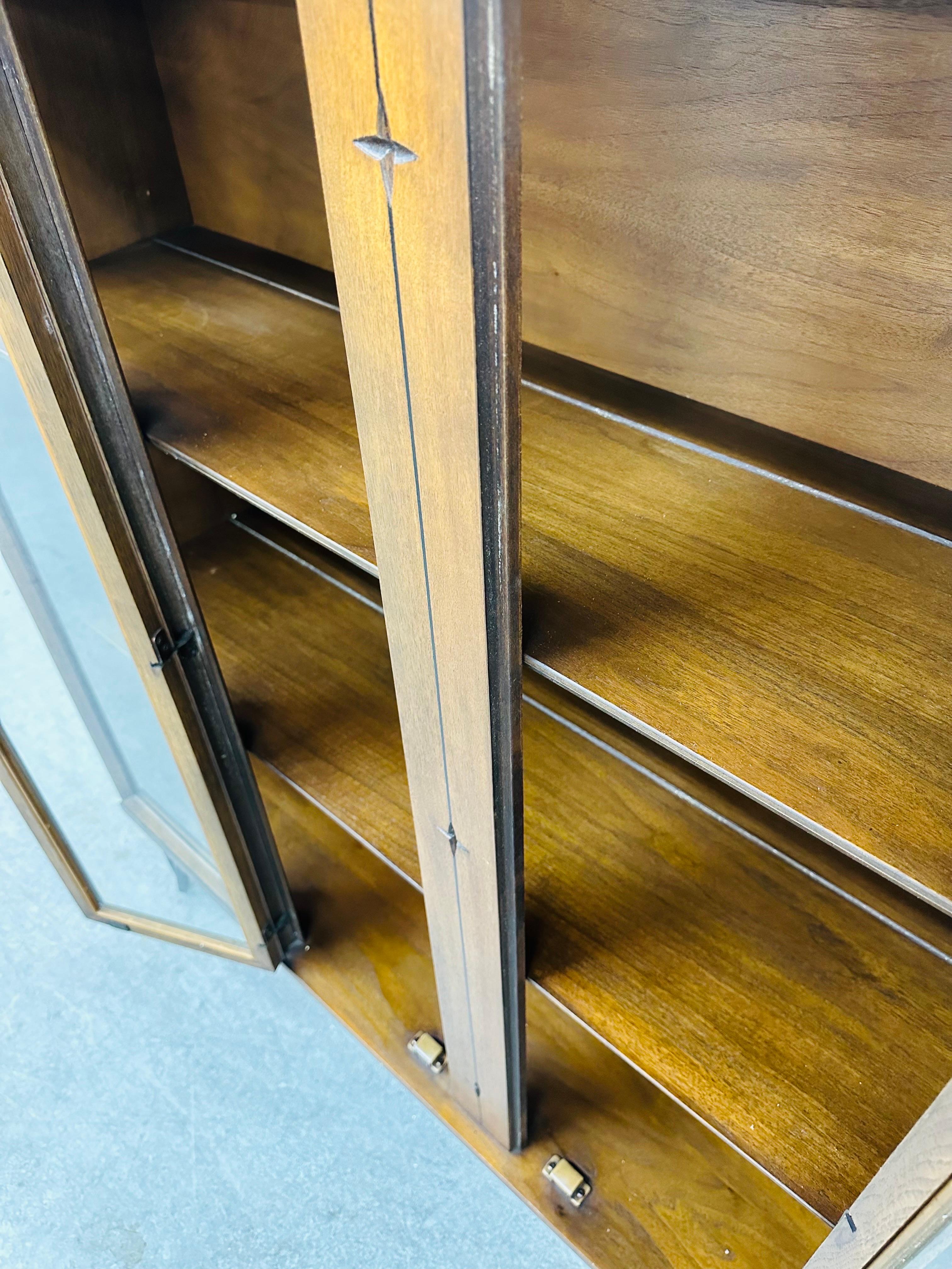 Mid-Century Modern Broyhill Saga Walnut Bookcase In Good Condition In Clarksboro, NJ
