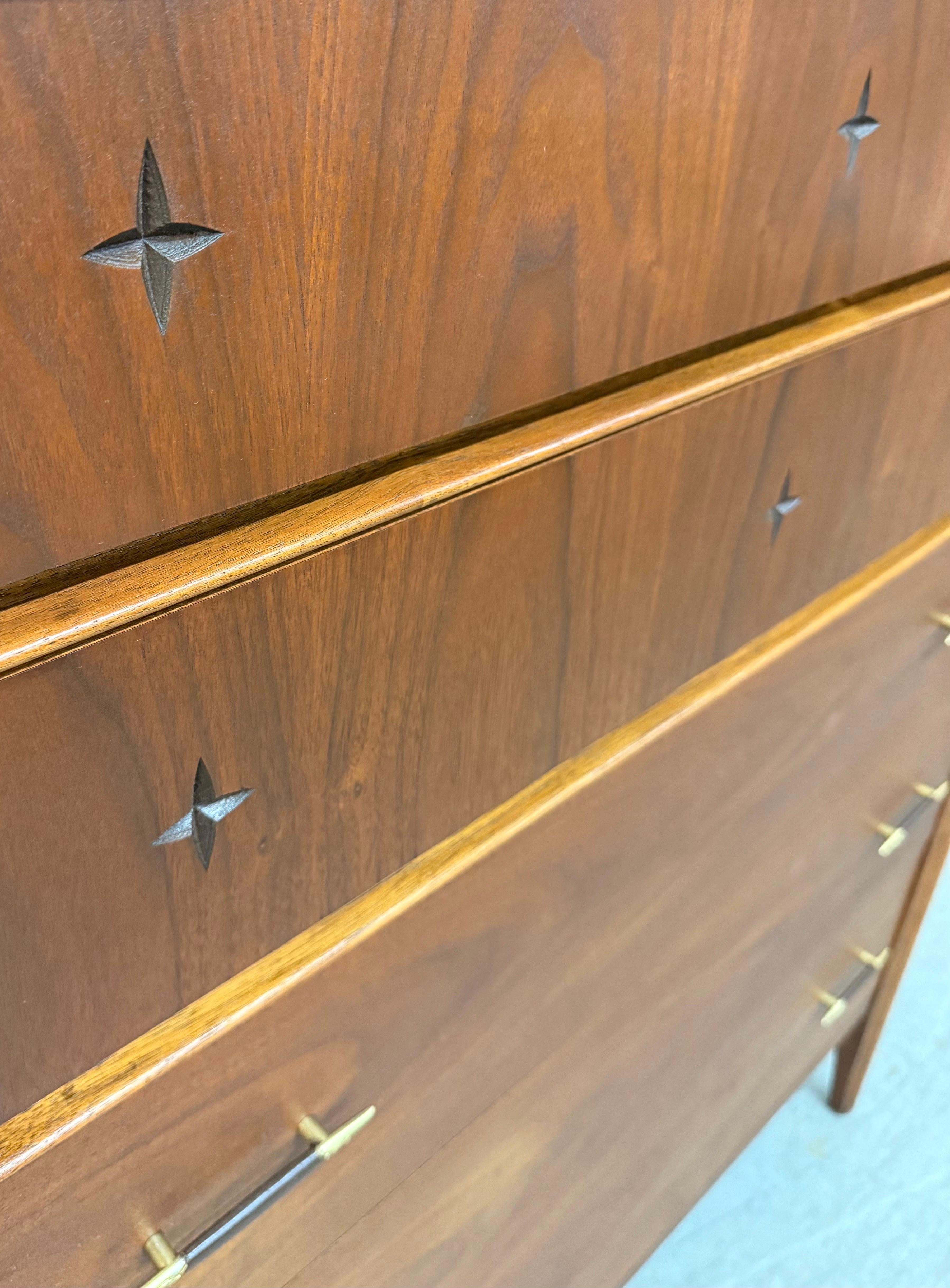 Mid-Century Modern Broyhill Saga Walnut High Chest For Sale 4