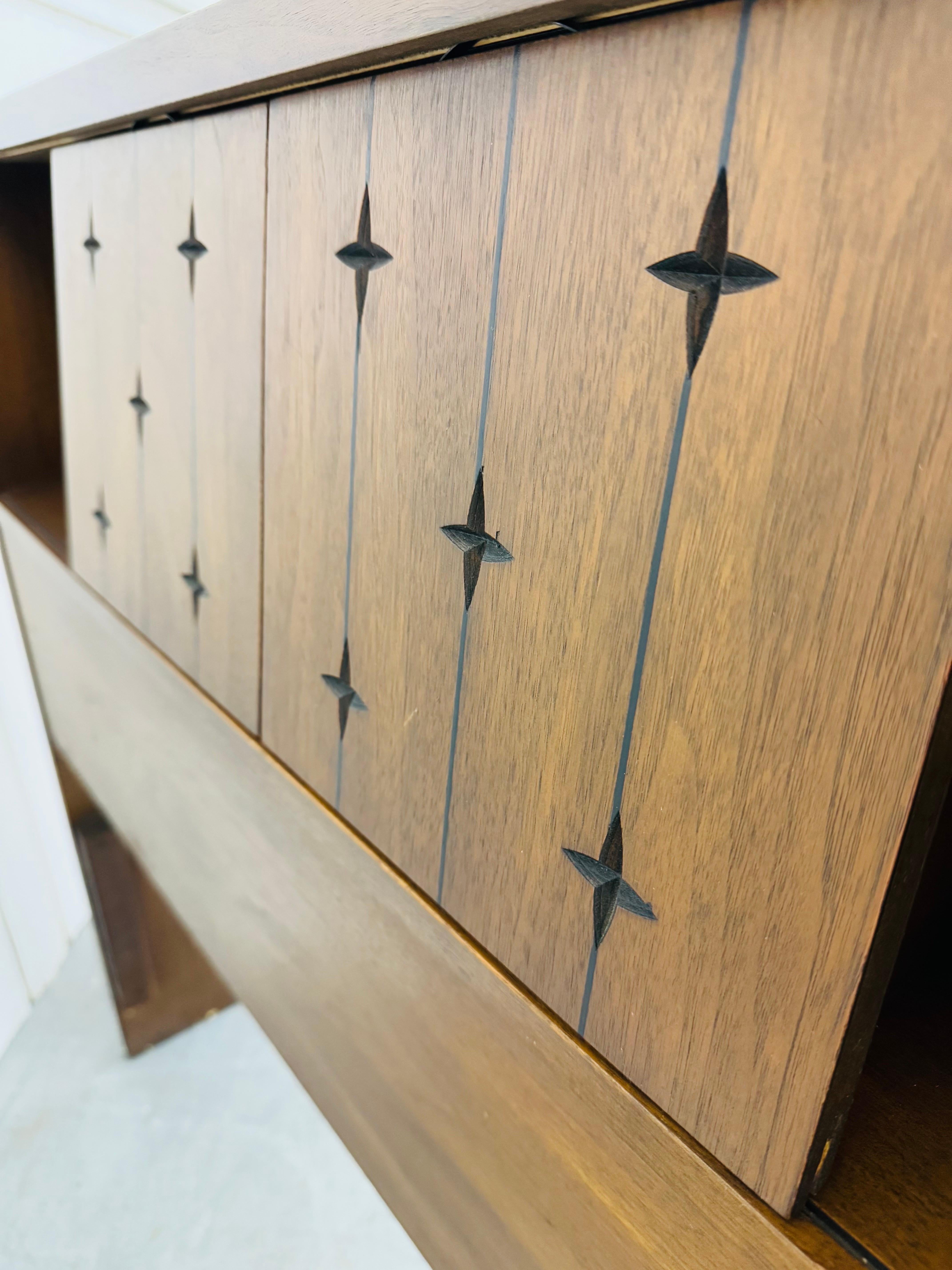 20th Century Mid-Century Modern Broyhill Saga Walnut Twin Size Headboard For Sale