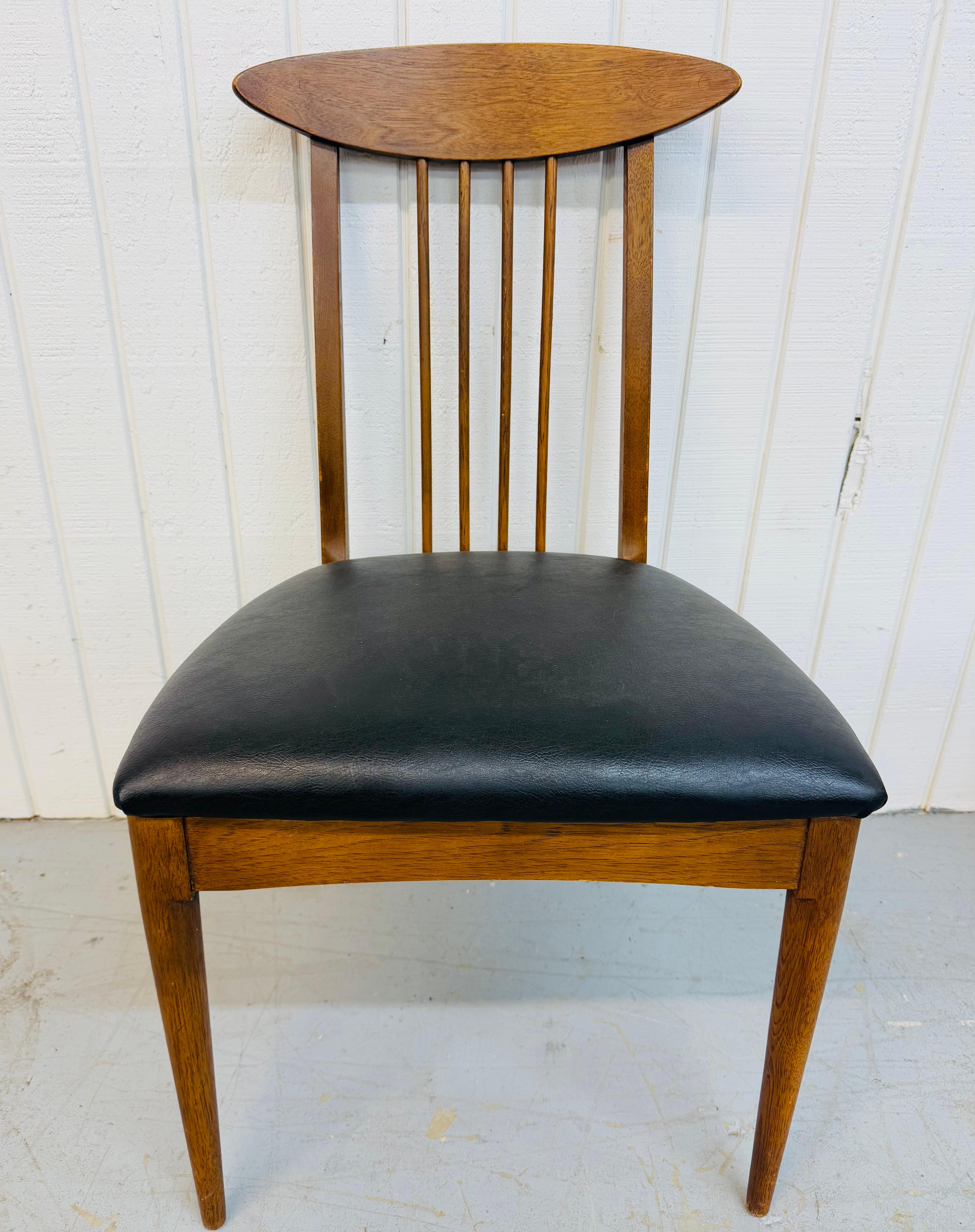 Esszimmerstühle aus Nussbaumholz mit Broyhill-Skulptur, Mid-Century Modern, 6er-Set (Polster) im Angebot
