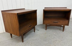 Mid-Century Modern Broyhill Sculptra Walnut Nightstands - Set of 2