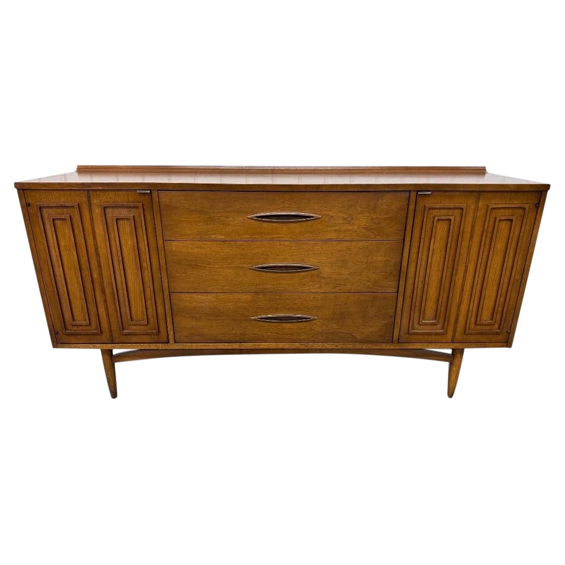 Mid-Century Modern Broyhill Sculptra Walnut Sideboard For Sale