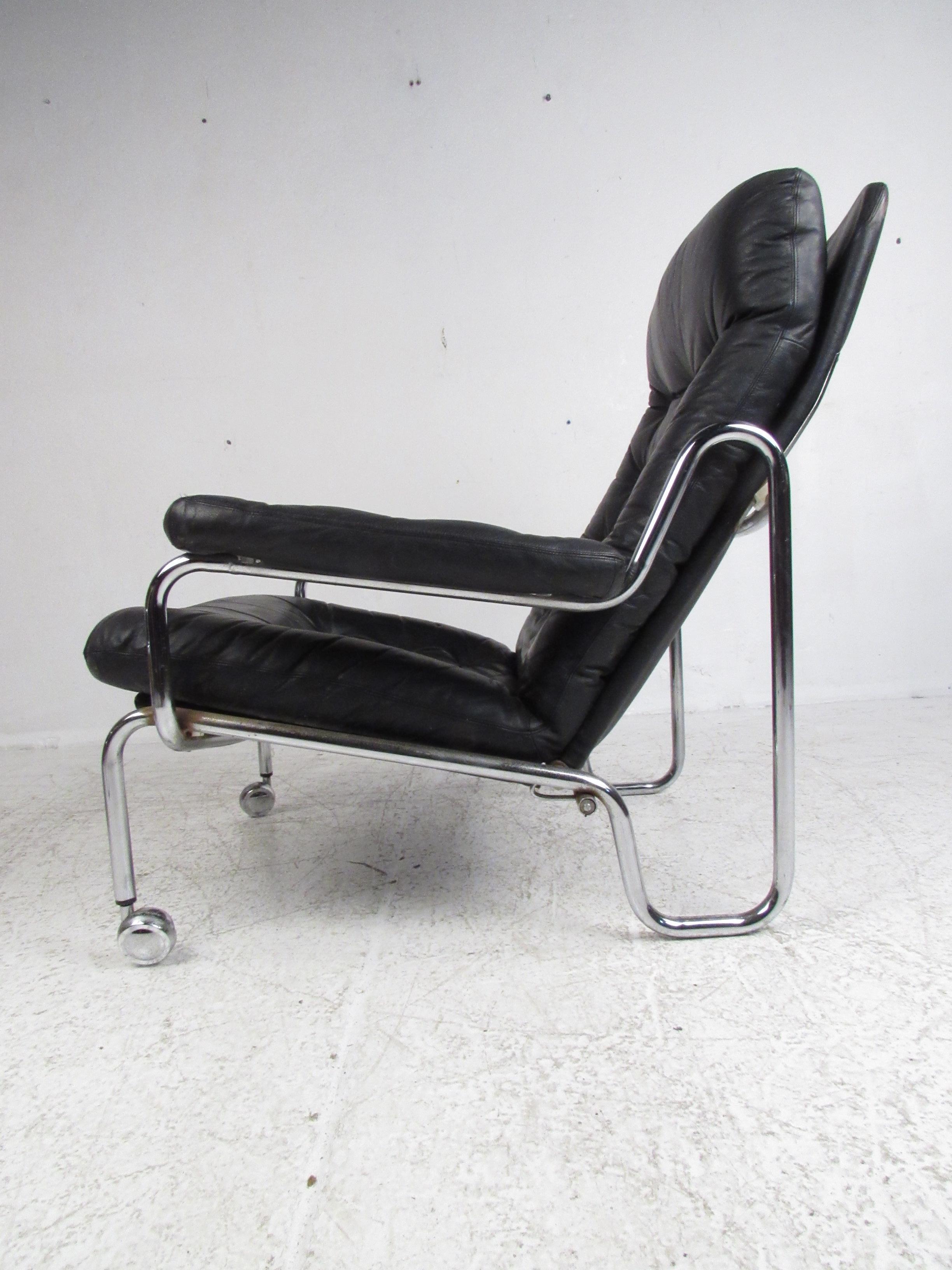 Fauteuil de salon et repose-pieds Bruno Mathsson de style mi-siècle moderne par DUX Bon état - En vente à Brooklyn, NY