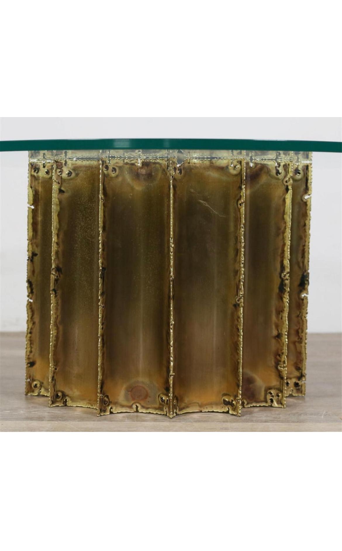 Moderner brutalistischer Couchtisch aus Messingglas von Tom Greene aus der Mitte des Jahrhunderts (Moderne der Mitte des Jahrhunderts) im Angebot