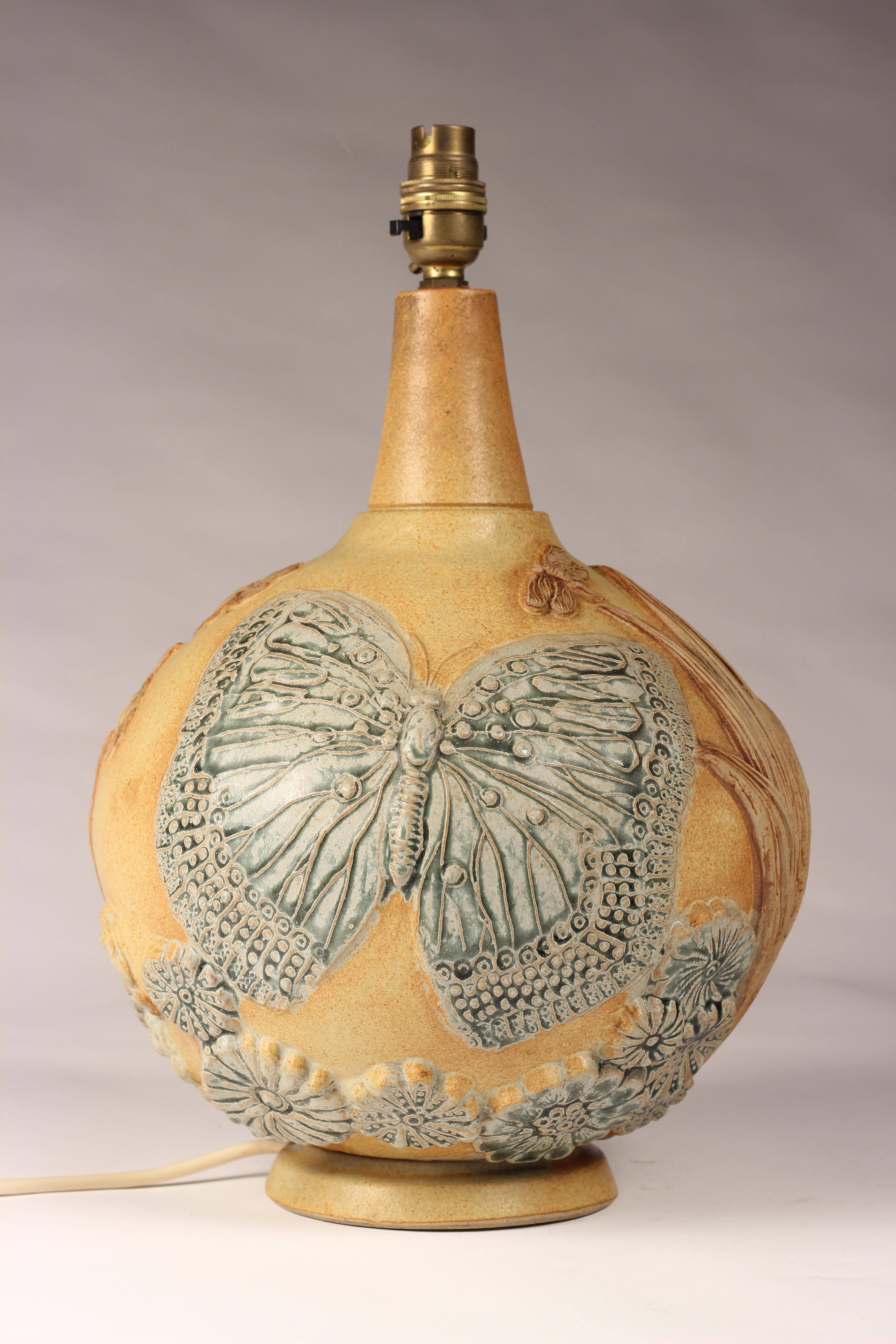 Brutalistische Keramik-Tischlampe von Bernard Rooke (Mitte des Jahrhunderts) (Englisch) im Angebot