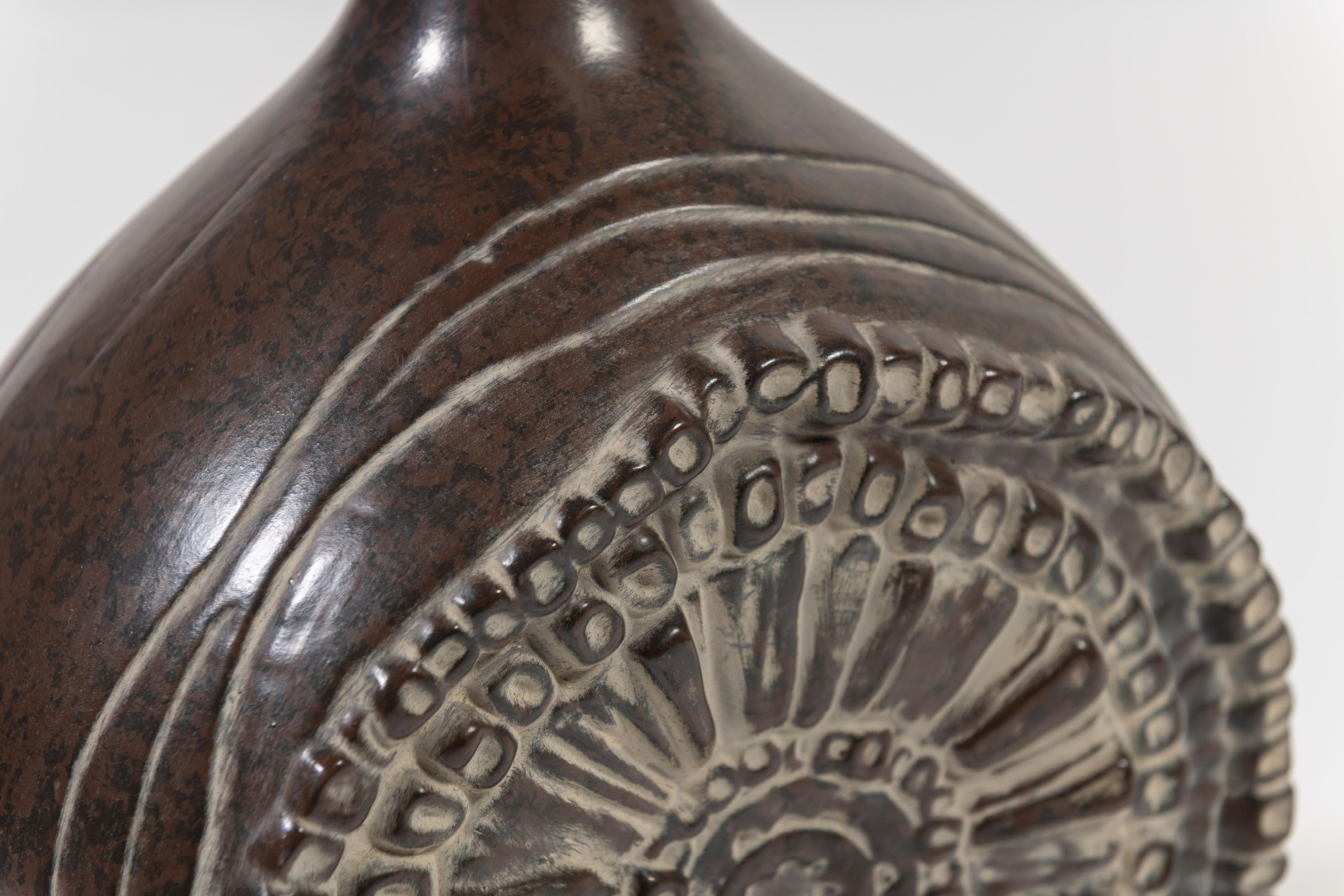 Brutalistische Keramik-Tischlampe aus der Jahrhundertmitte  im Angebot 1