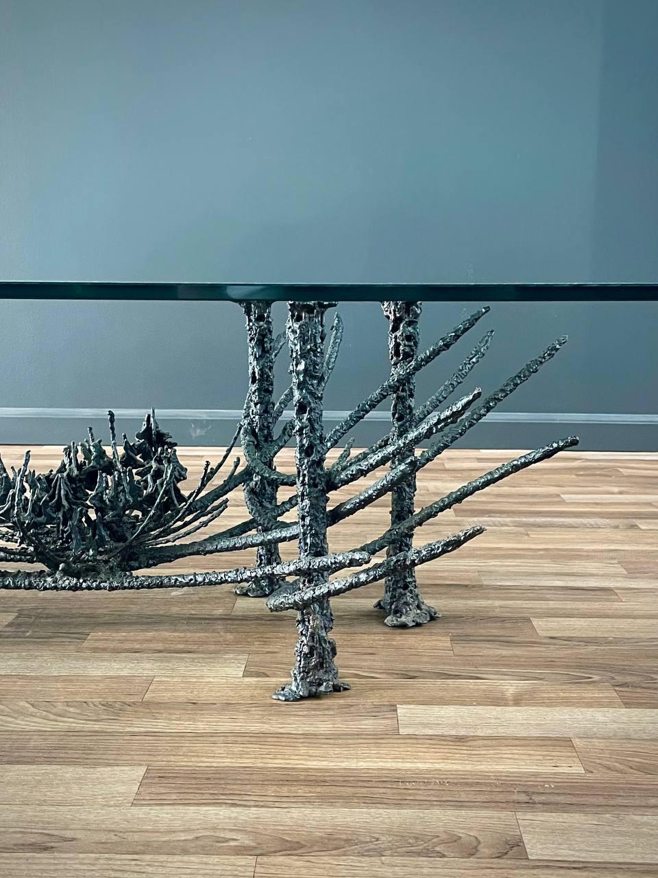 Table basse brutaliste moderne du milieu du siècle dernier par Daniel Gluck en vente 3