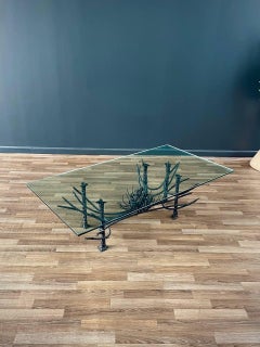 Mesa baja Brutalista Moderna de Mitad de Siglo de Daniel Gluck