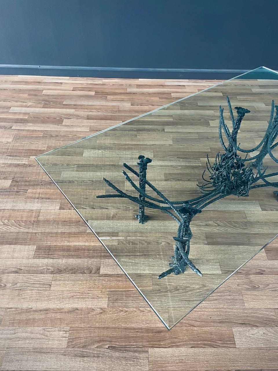 Fin du 20e siècle Table basse brutaliste moderne du milieu du siècle dernier par Daniel Gluck en vente