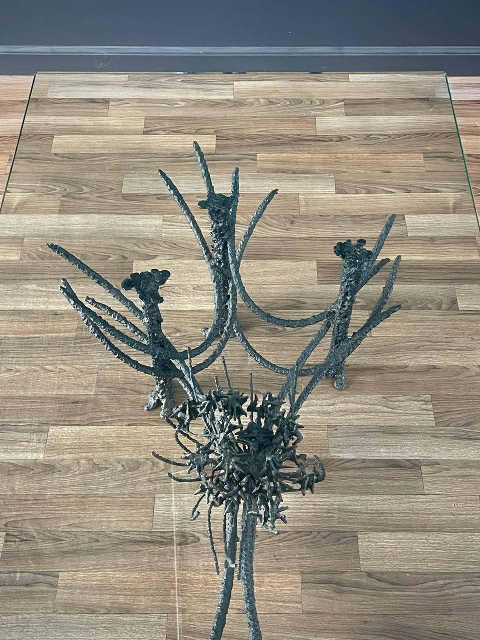 Table basse brutaliste moderne du milieu du siècle dernier par Daniel Gluck en vente 1