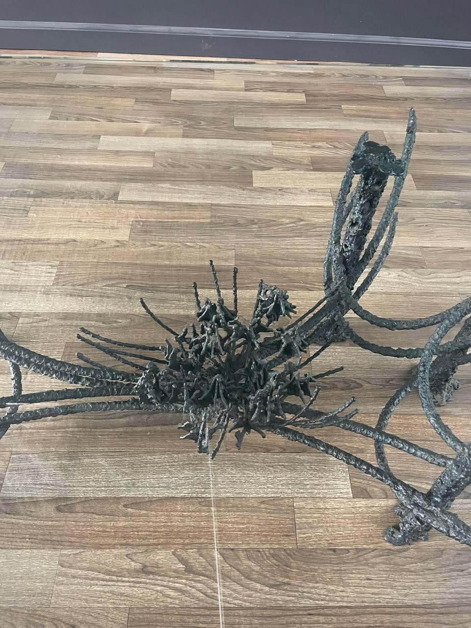 Table basse brutaliste moderne du milieu du siècle dernier par Daniel Gluck en vente 2