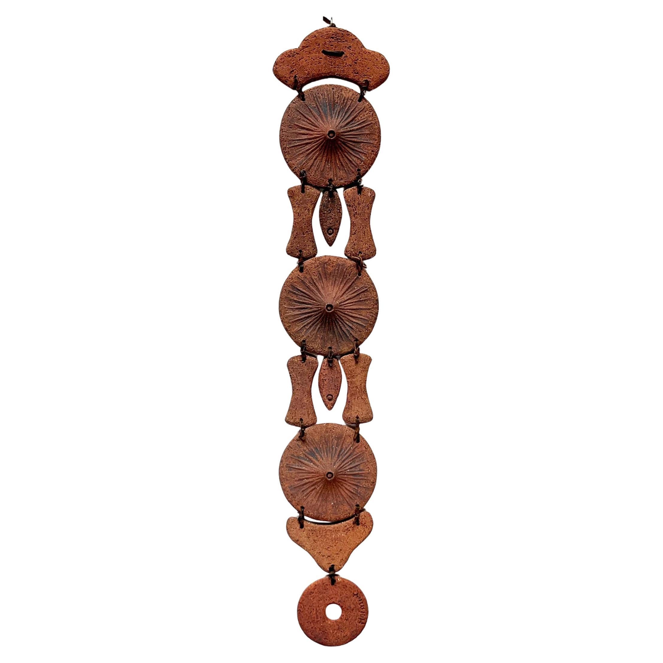 Accroche murale en poterie danoise de studio Brutalist du milieu du siècle Clara Helmich