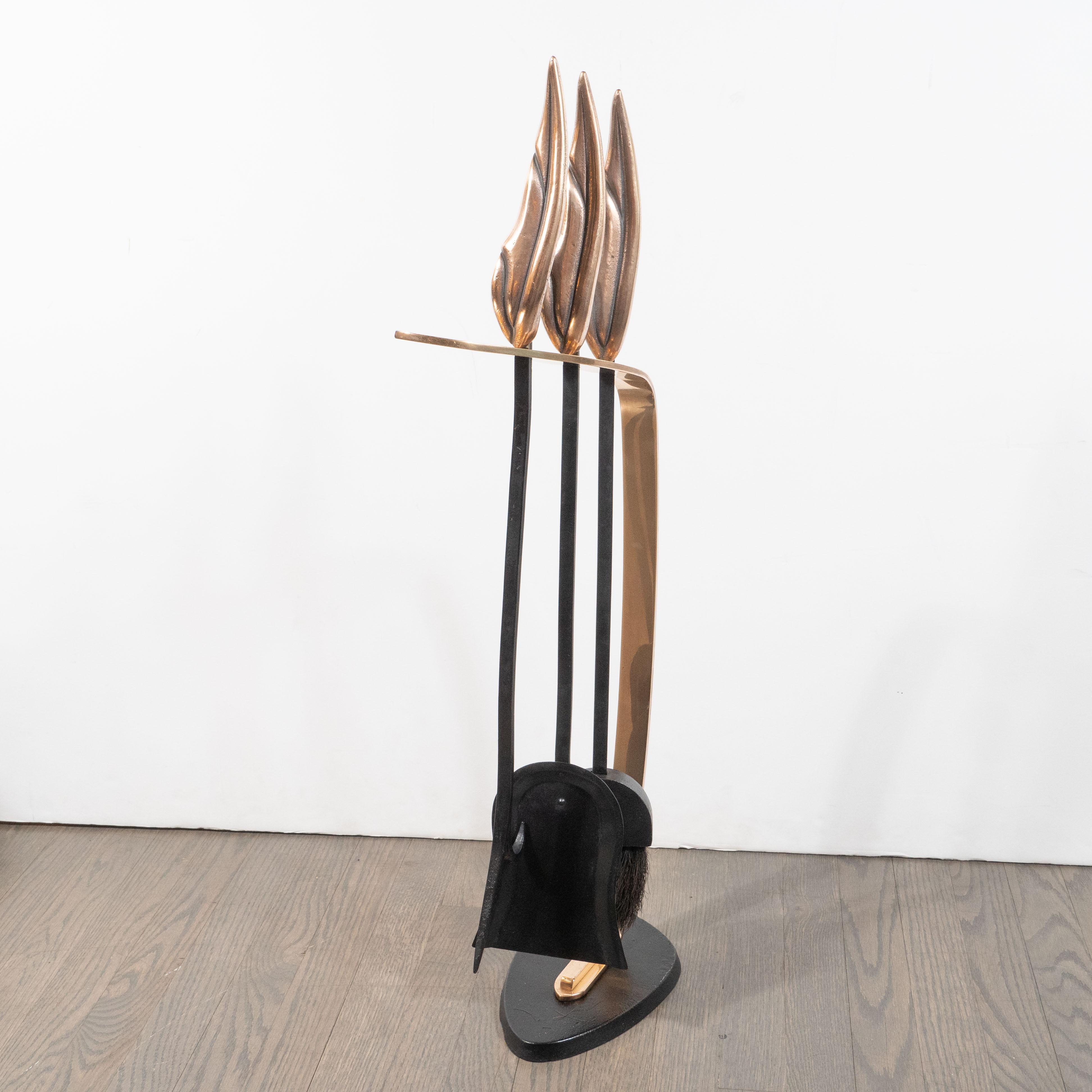 Mid-Century Modern Brutalist Flame Vierteiliges Bronze & Schwarzes Emaille Feuerwerkzeug Set (Mitte des 20. Jahrhunderts) im Angebot
