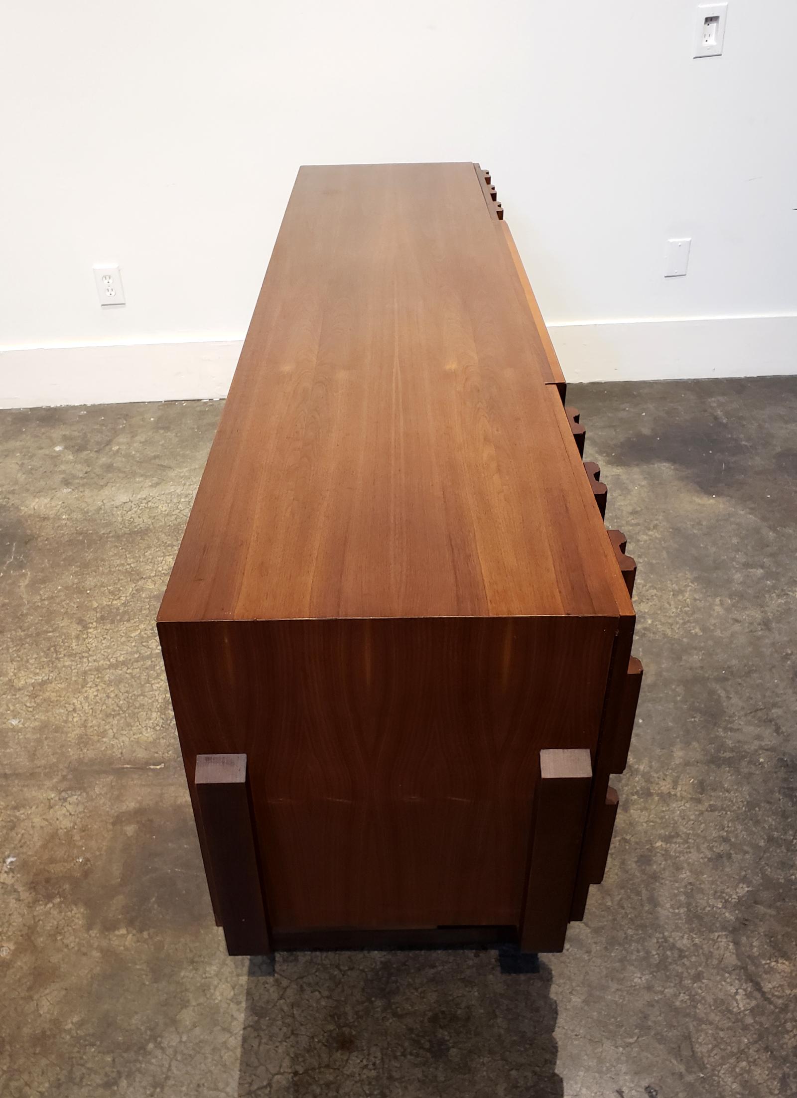 Mid-Century Modern Brutalist Floating Credenza or Dresser For Sale 1