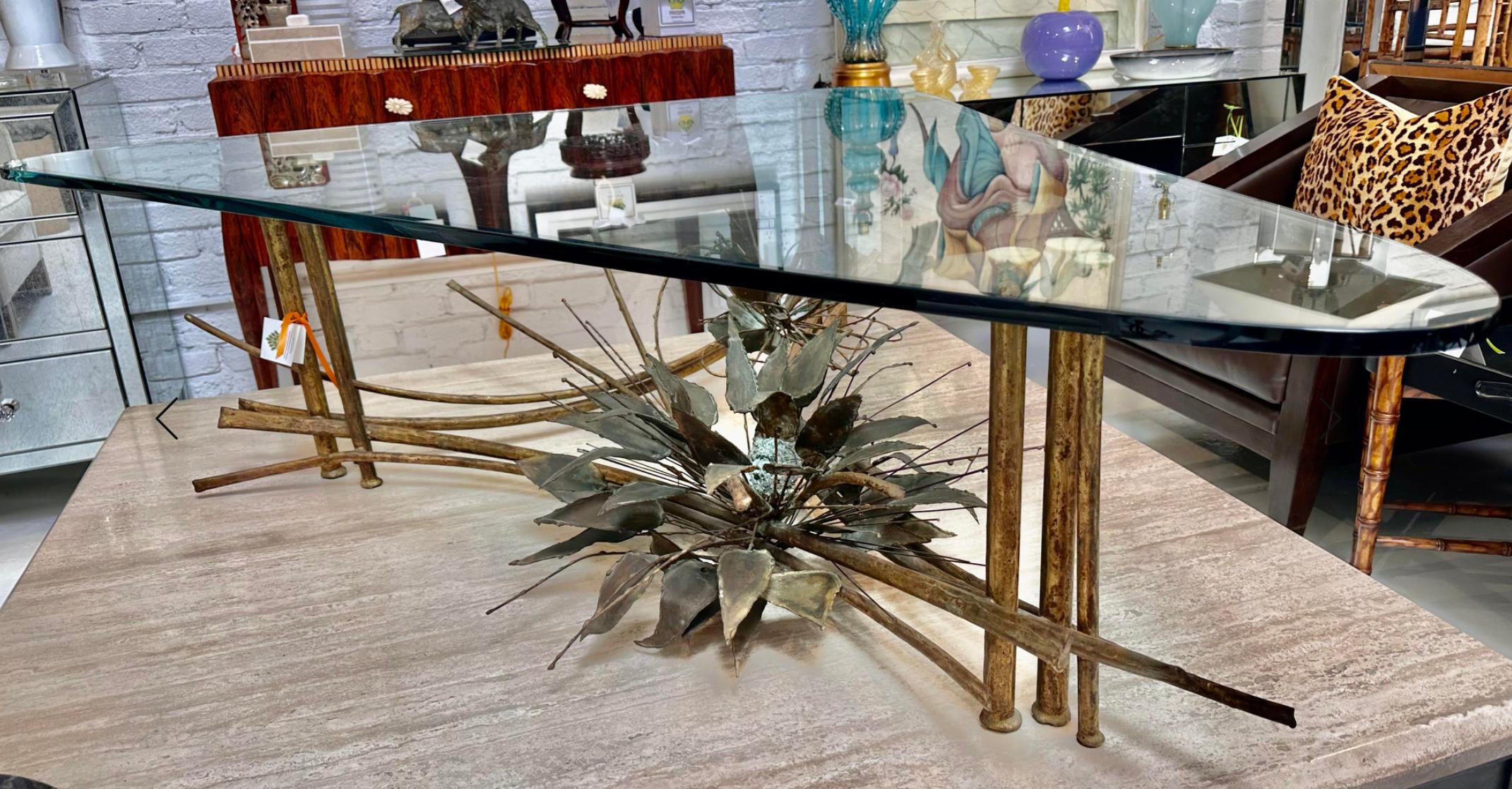 Mid Century Modern Brutalist Gilt Metal Cocktail or Coffee Table For Sale 3