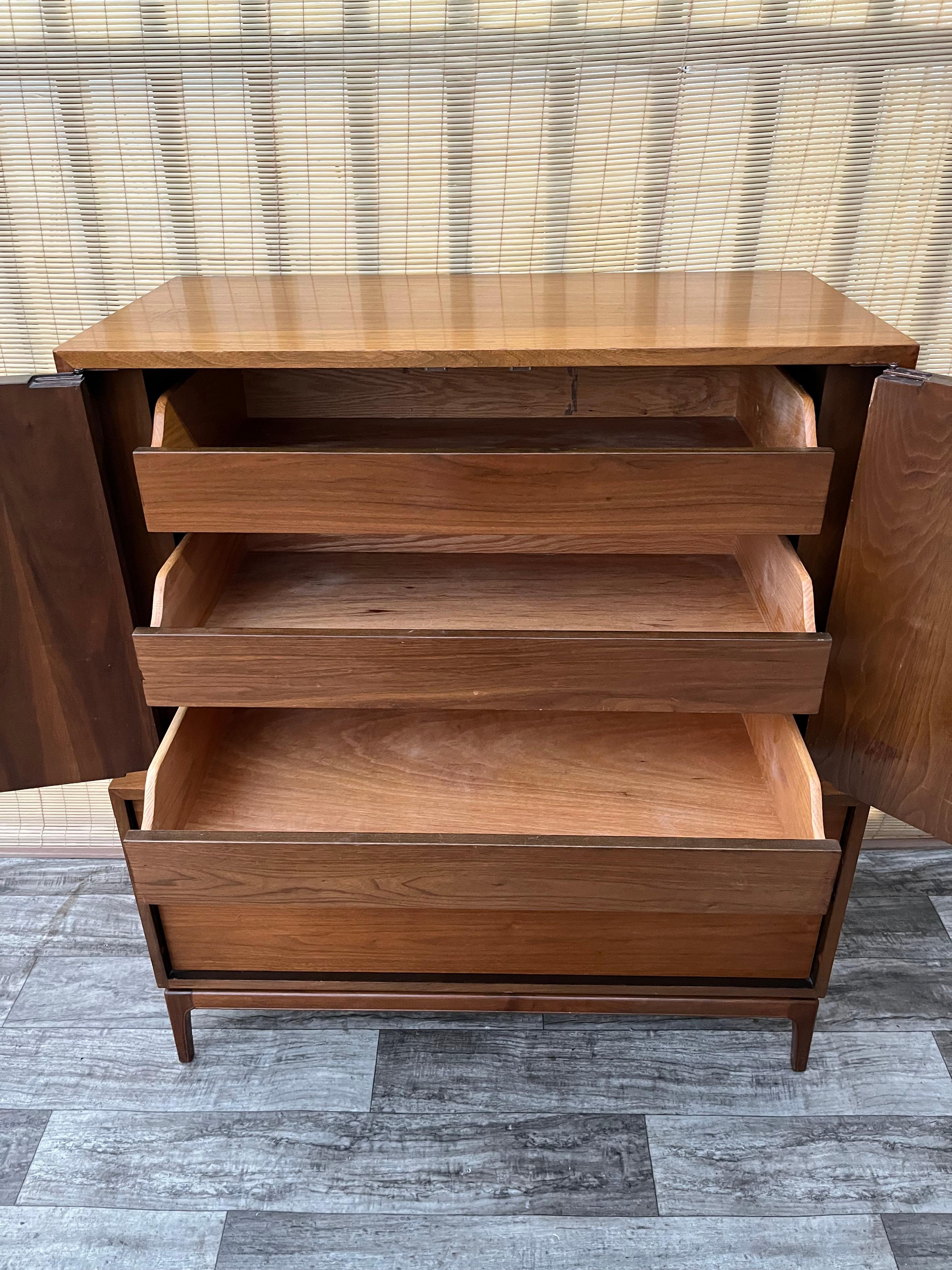 Mid Century Modern Brutalist Inspired Highboy Dresser. Circa 1960s. For Sale 4