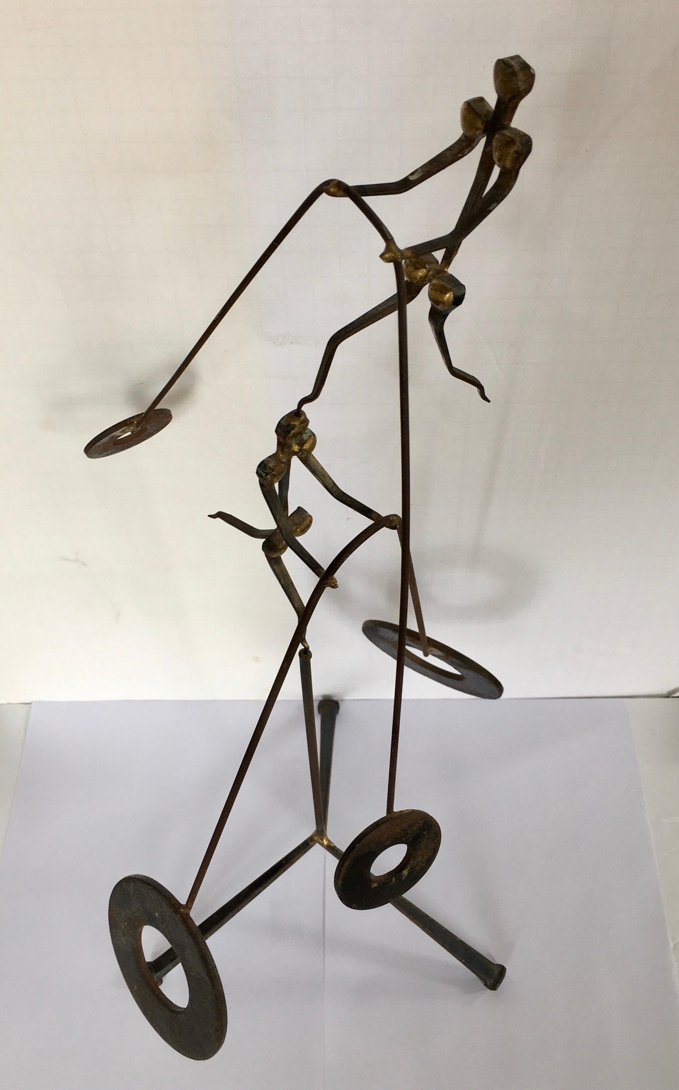 Brutalistische kinetische Skulptur des balancierenden Mannes von Strauss aus der Jahrhundertmitte, 1970er Jahre  im Zustand „Gut“ im Angebot in Lambertville, NJ