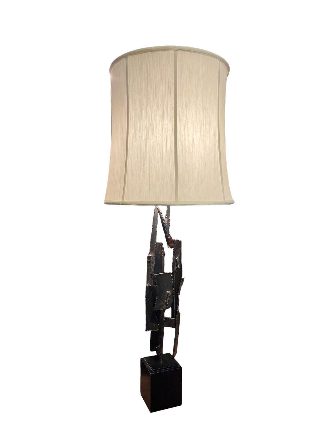 Mid-Century Modern Brutalist Lamp by Richard Barr for Laurel Lamp Company C.1970 For Sale 4