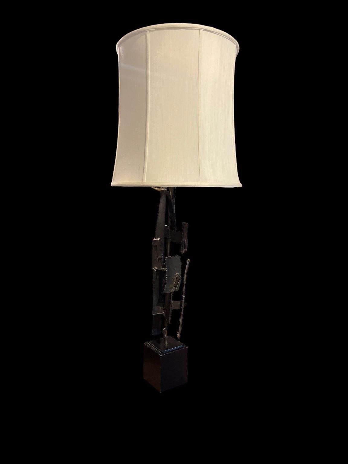 Painted Mid-Century Modern Brutalist Lamp by Richard Barr for Laurel Lamp Company C.1970 For Sale