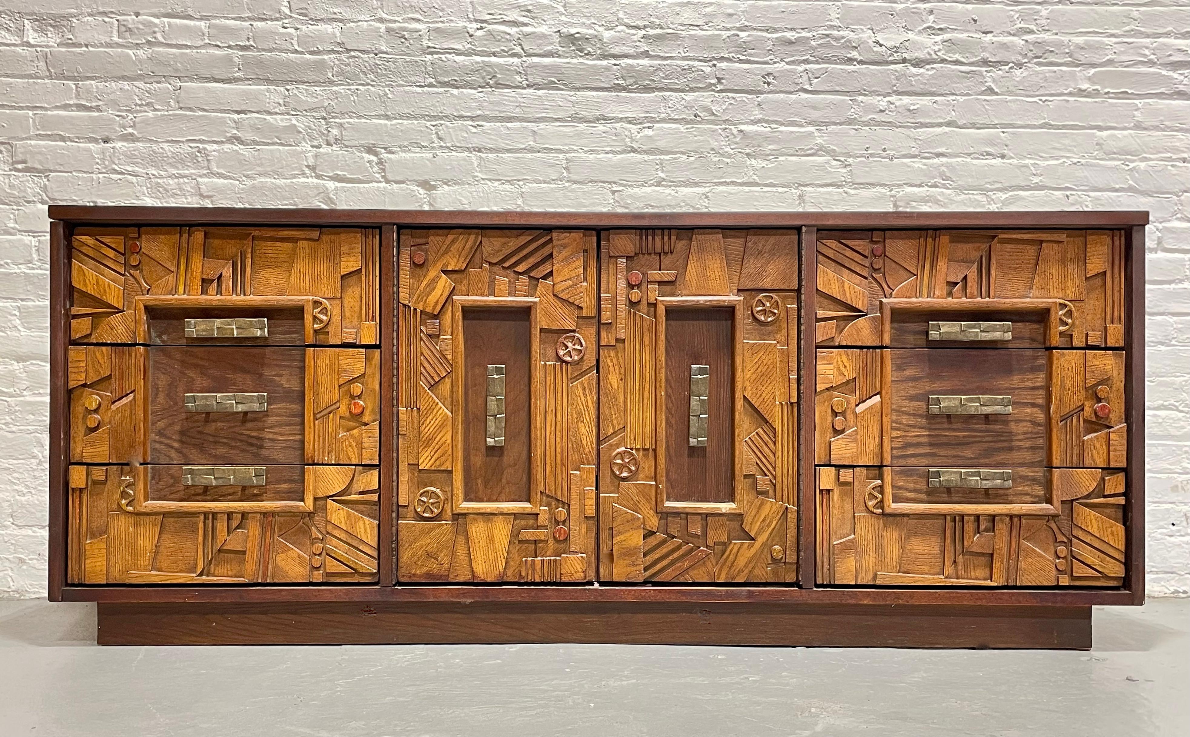 Mid Century MODERN BRUTALIST Long Dresser / CREDENZA in the style of Paul Evans In Good Condition For Sale In Weehawken, NJ