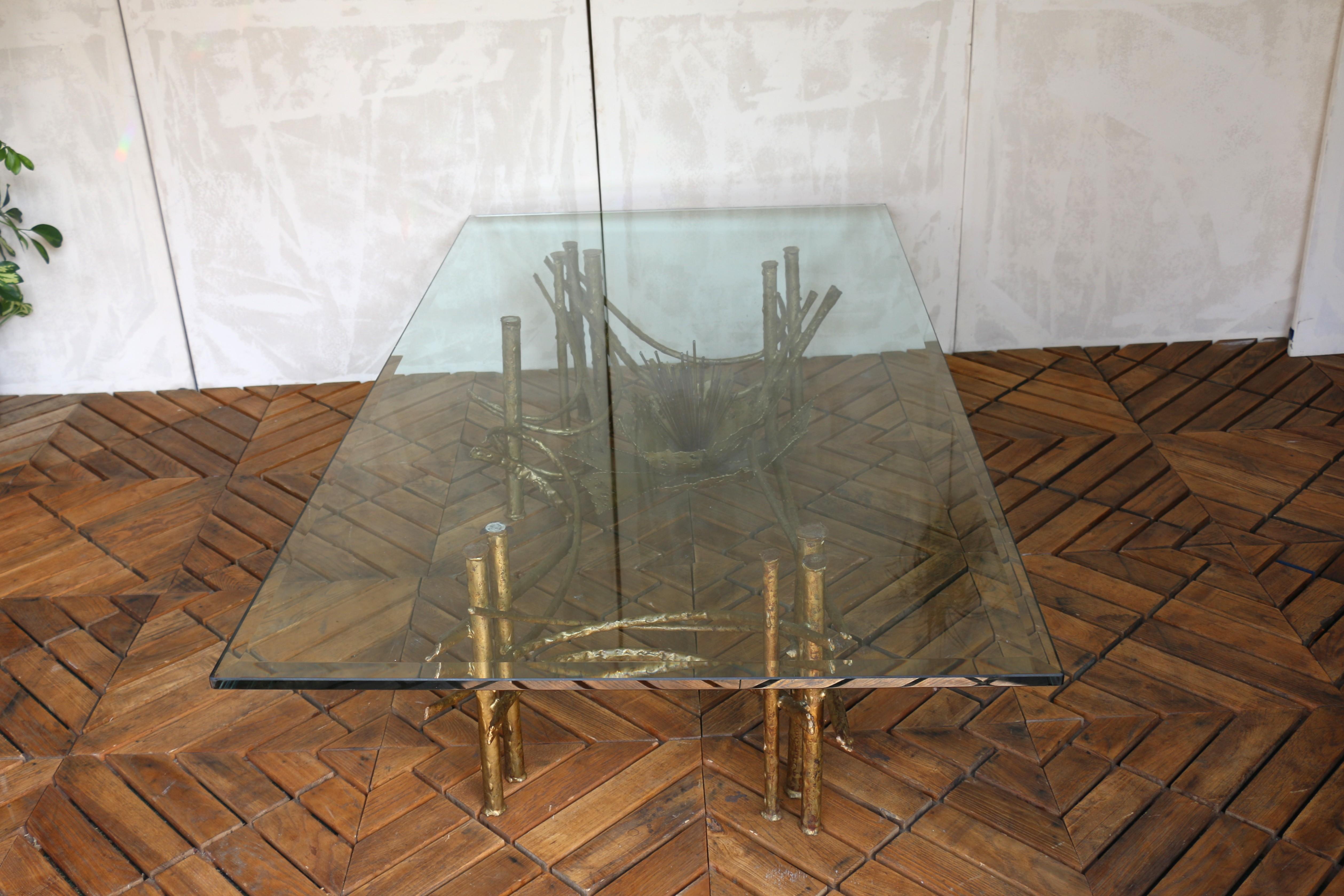 Mid-Century Modern Brutalist Lotus Coffee Table, Circa 1960s In Good Condition For Sale In North Hollywood, CA