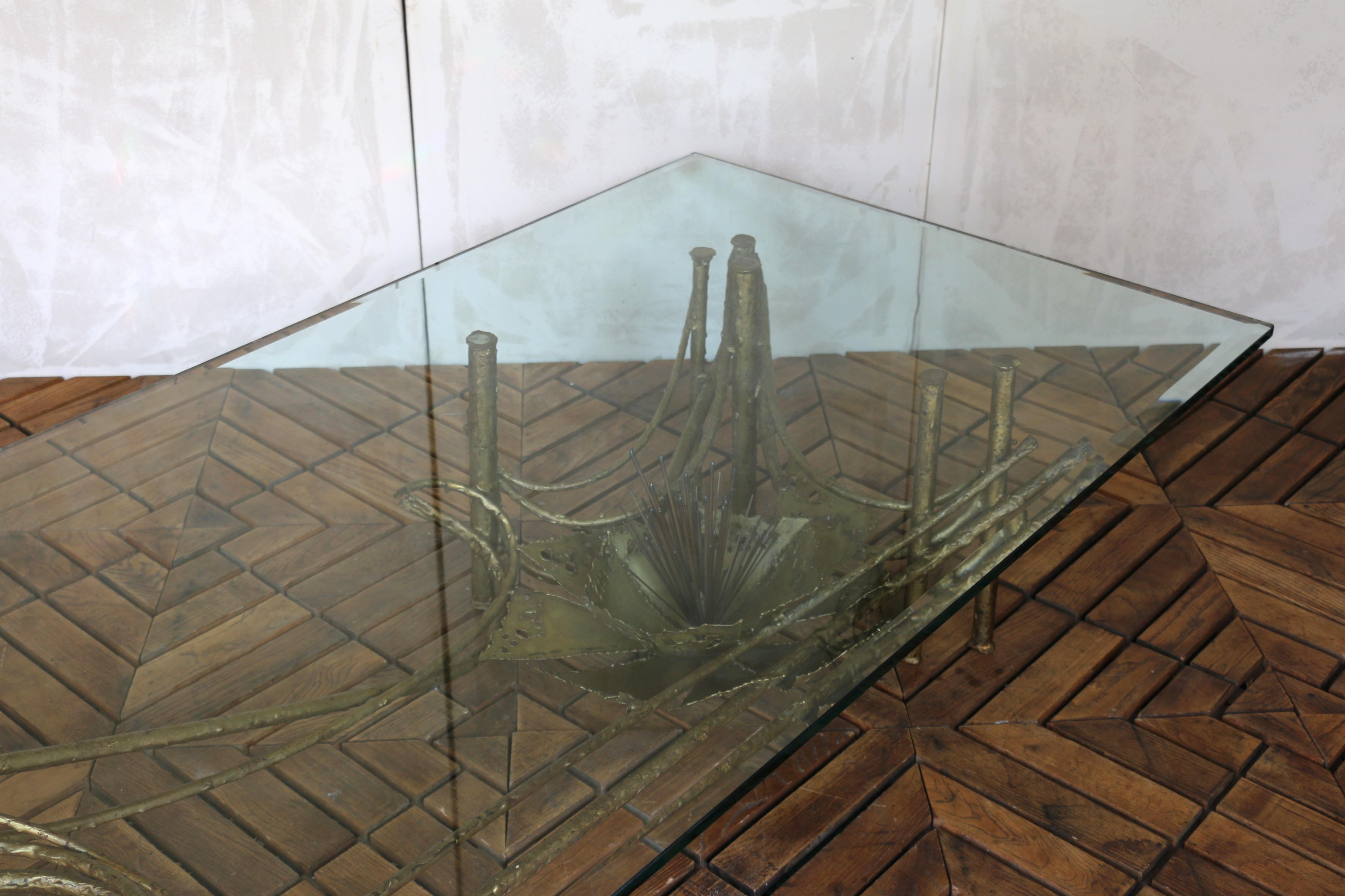 Mid-Century Modern Brutalist Lotus Coffee Table, Circa 1960s For Sale 1