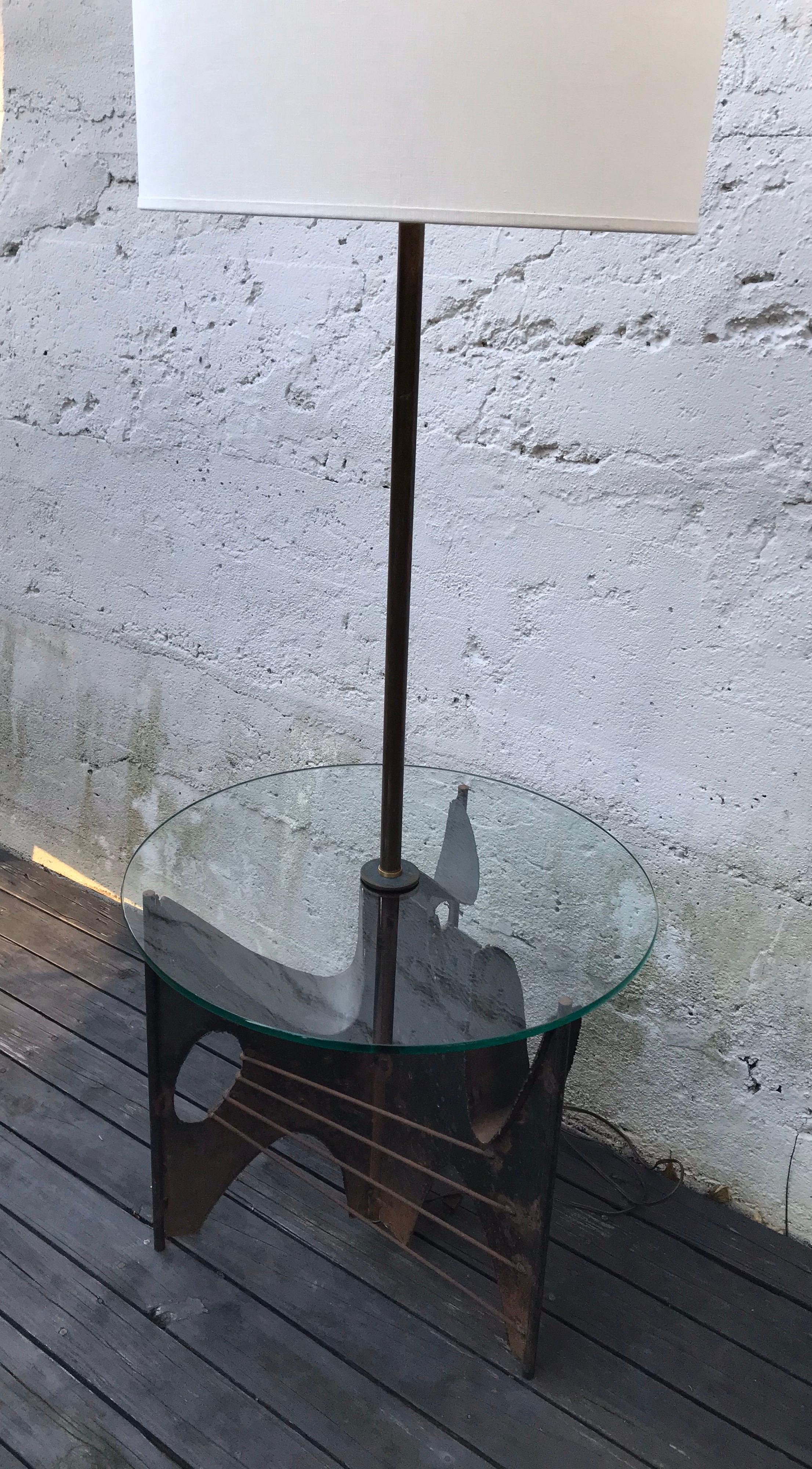 American Mid-Century Modern Brutalist Metal Floor Lamp by Richard Barr for Laurel, 1960s For Sale