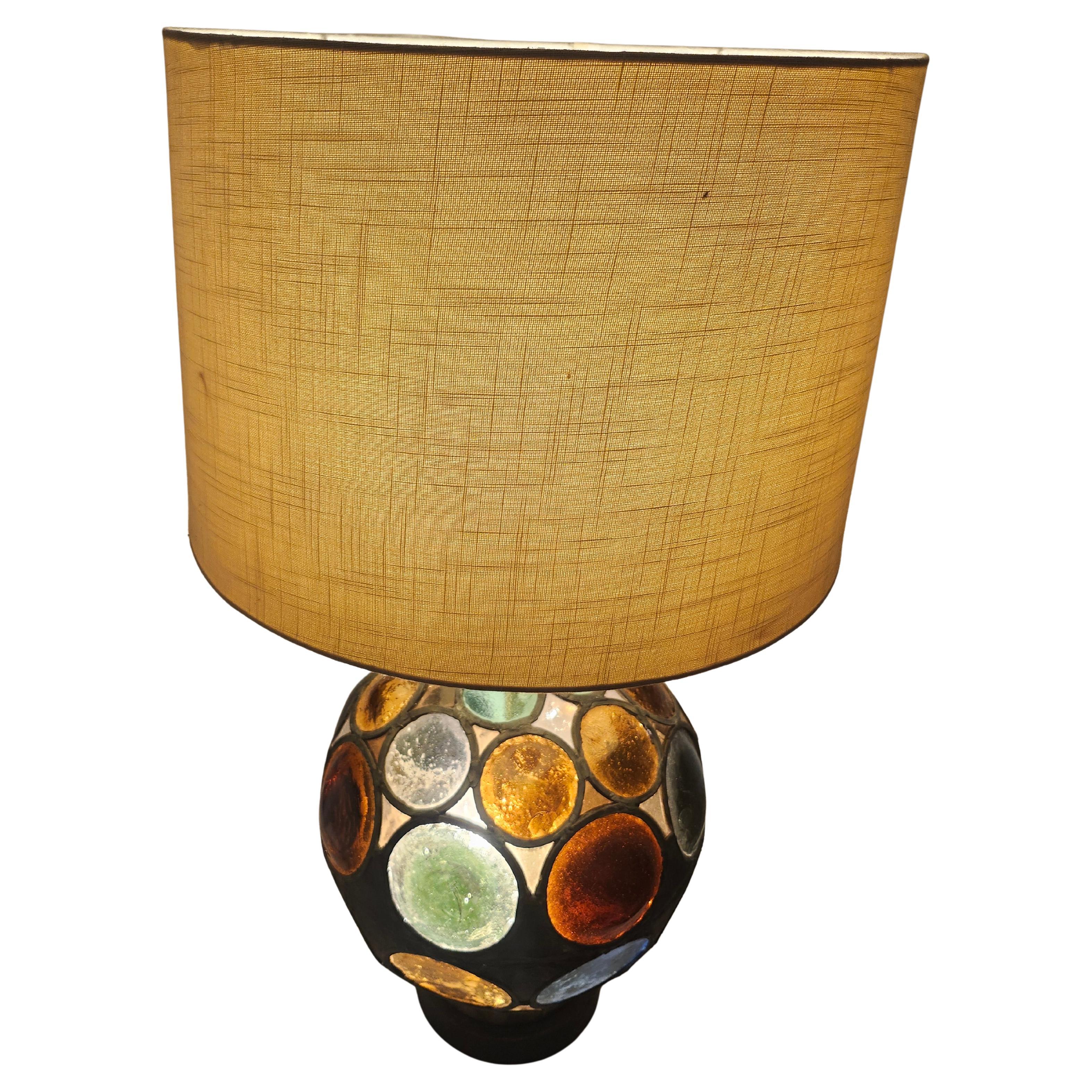 Lampe de table sculpturale brutaliste mi-siècle moderne avec verre architectural C1960 Bon état - En vente à Port Jervis, NY