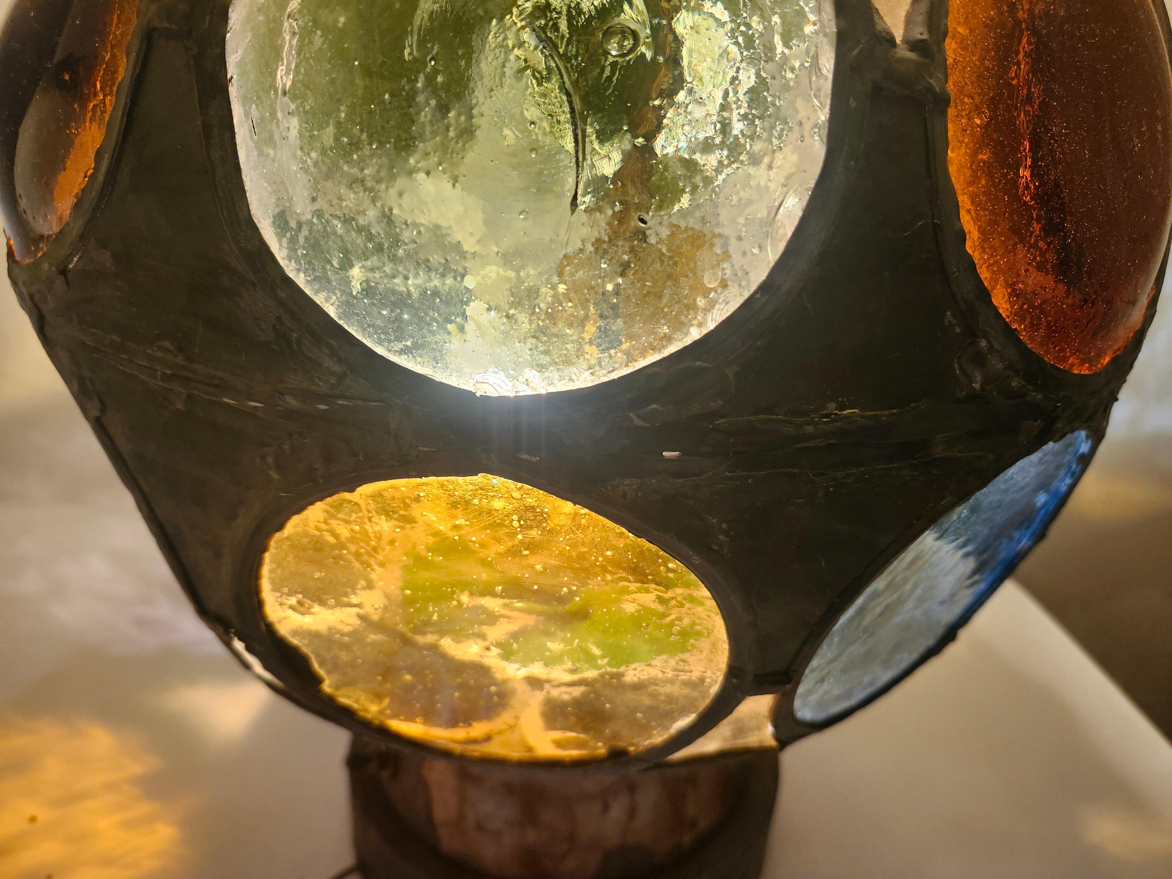 Lampe de table sculpturale brutaliste mi-siècle moderne avec verre architectural C1960 en vente 1