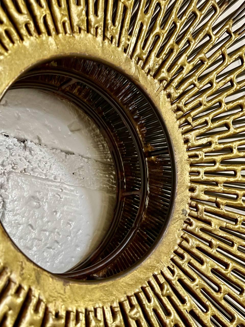 Brutalistische Mid-Century-Modern-Wandskulptur mit Sonnenschliff von William Friedle (Ende des 20. Jahrhunderts) im Angebot