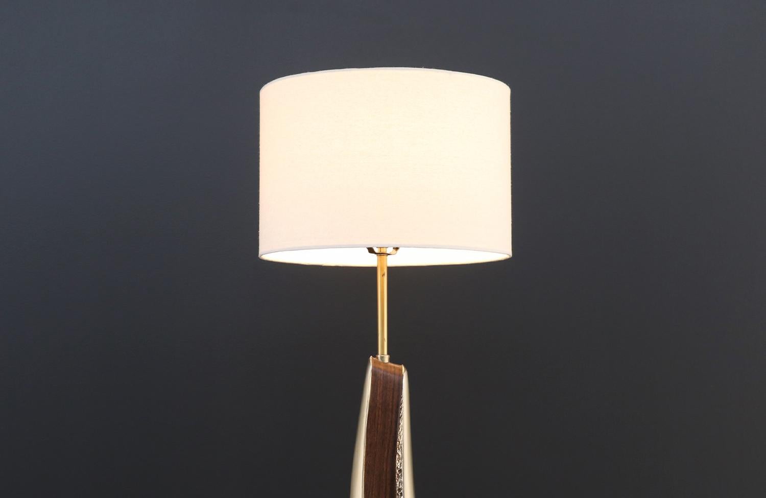 American Mid-Century Modern Brutalist Table Lamp by Laurel For Sale