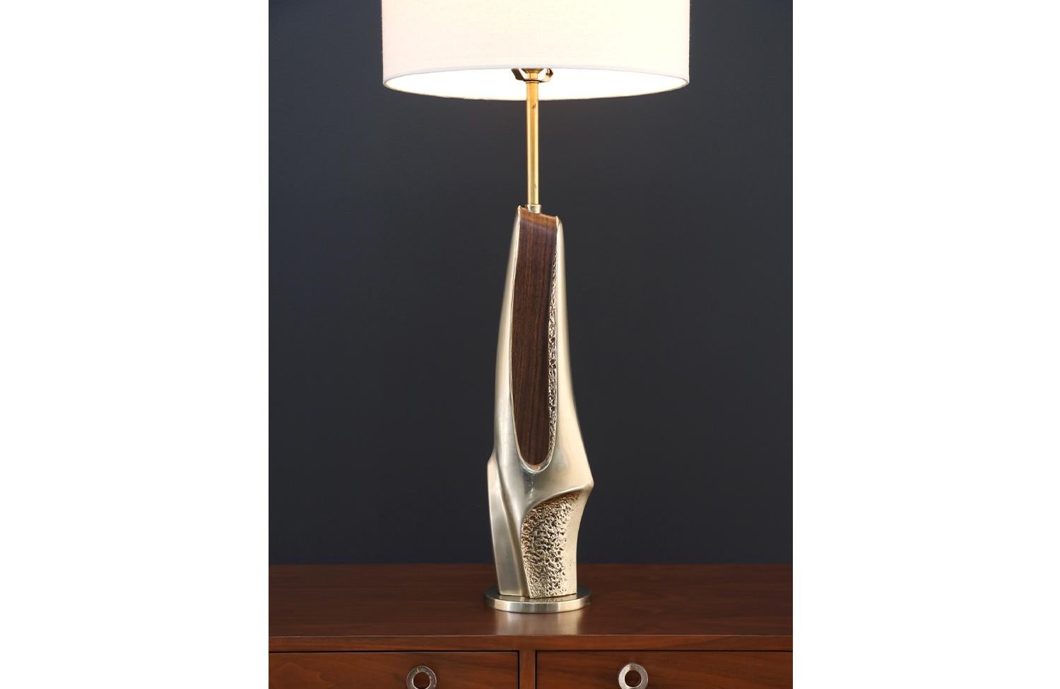 Mid-Century Modern Brutalist Table Lamp by Laurel In Excellent Condition For Sale In Los Angeles, CA