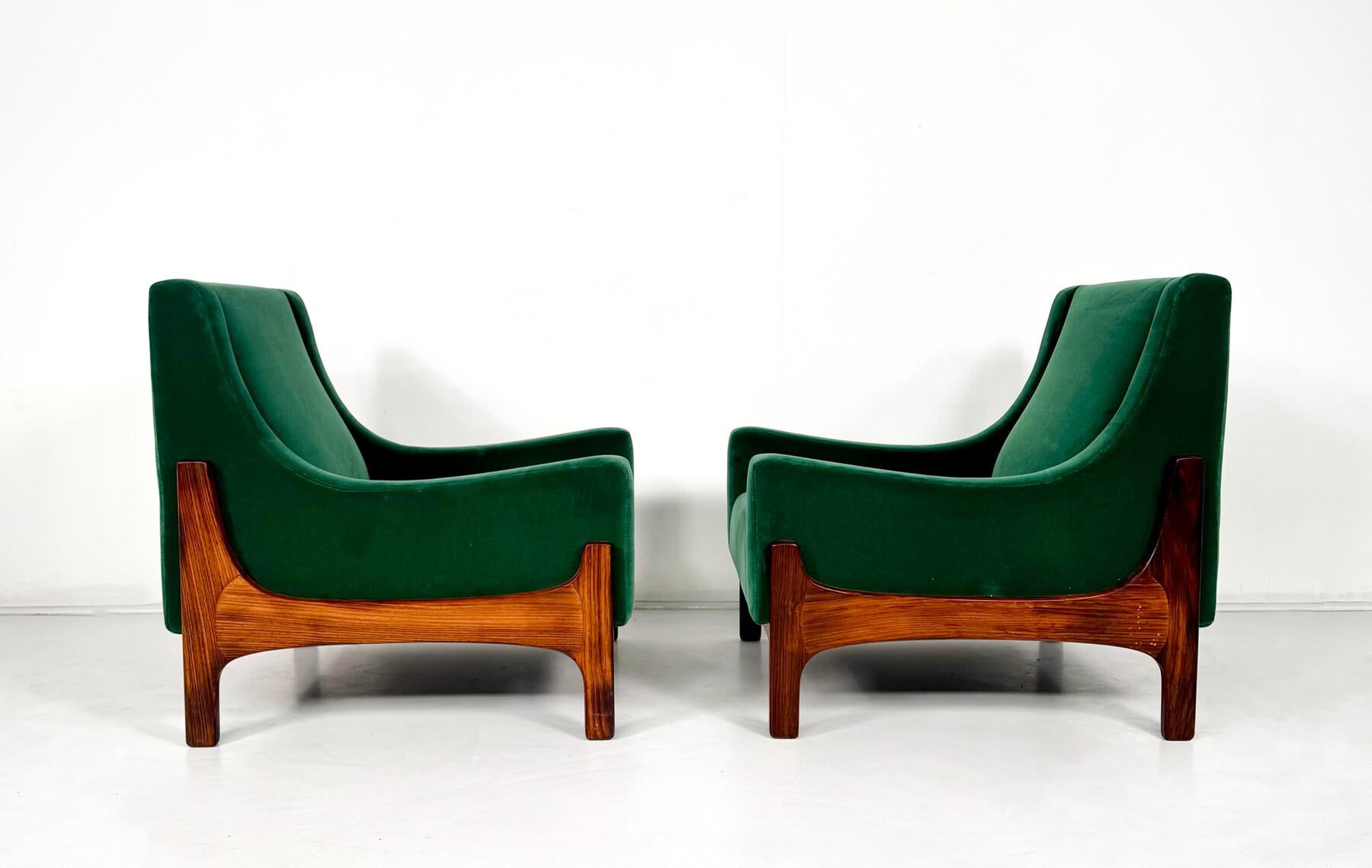 Pair of Mid-Century Italian Armchairs, 1960s For Sale 1