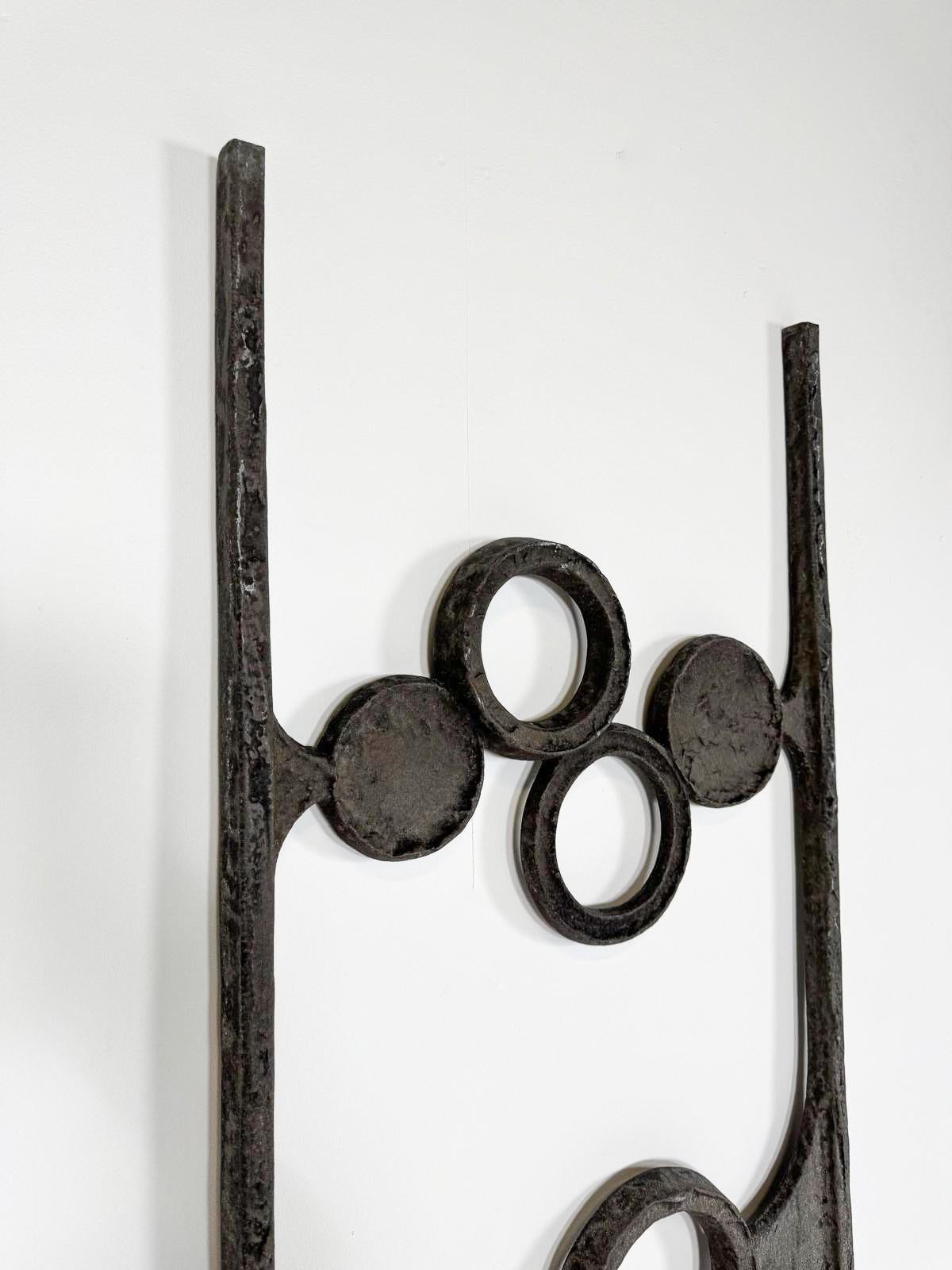 Mid-Century Modern Brutalist Wall-Mounted Sculpture, 1960s In Good Condition For Sale In Brussels, BE