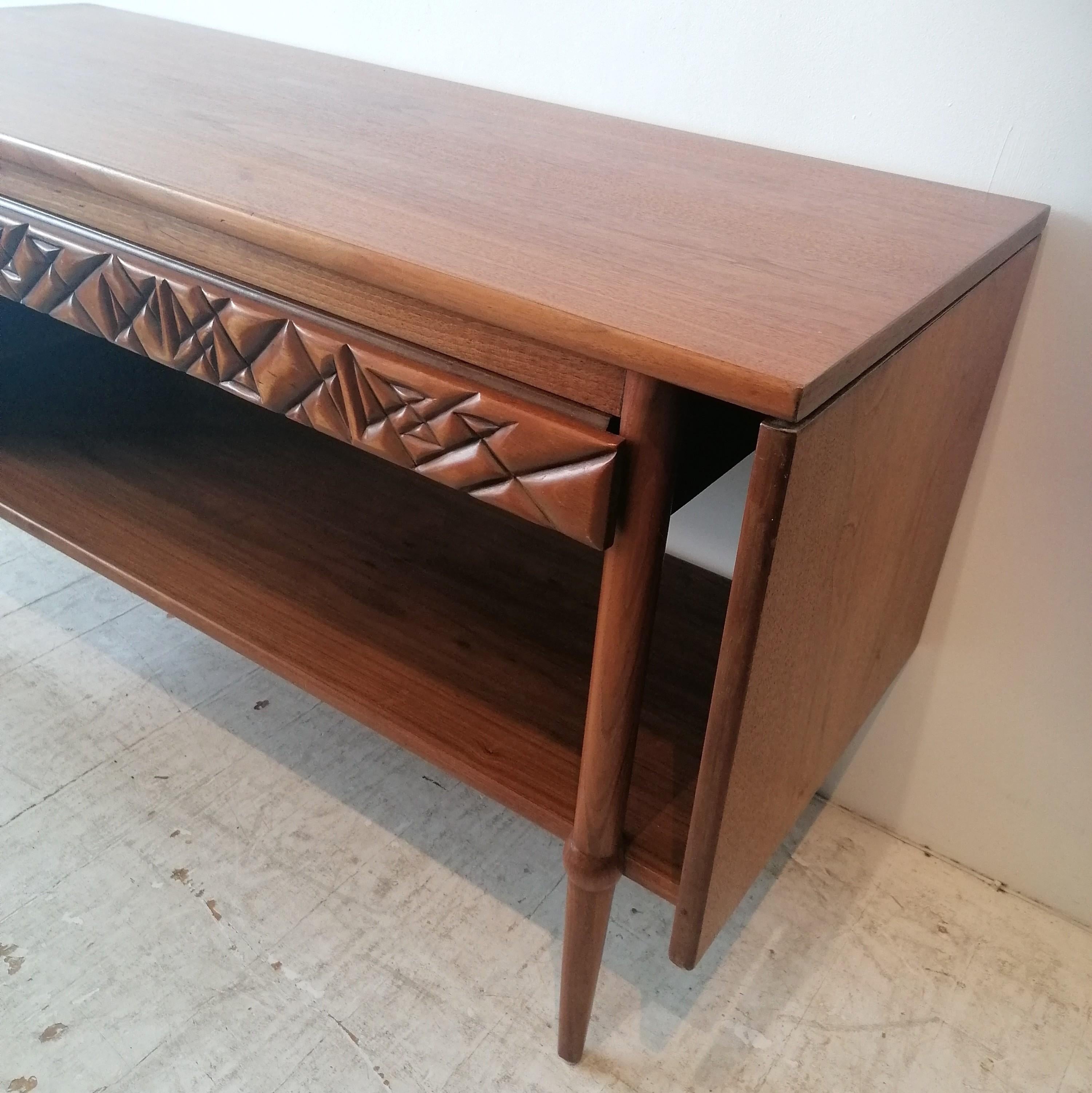 Mid century modern / brutalist walnut extending server table Henredon Heritage 3