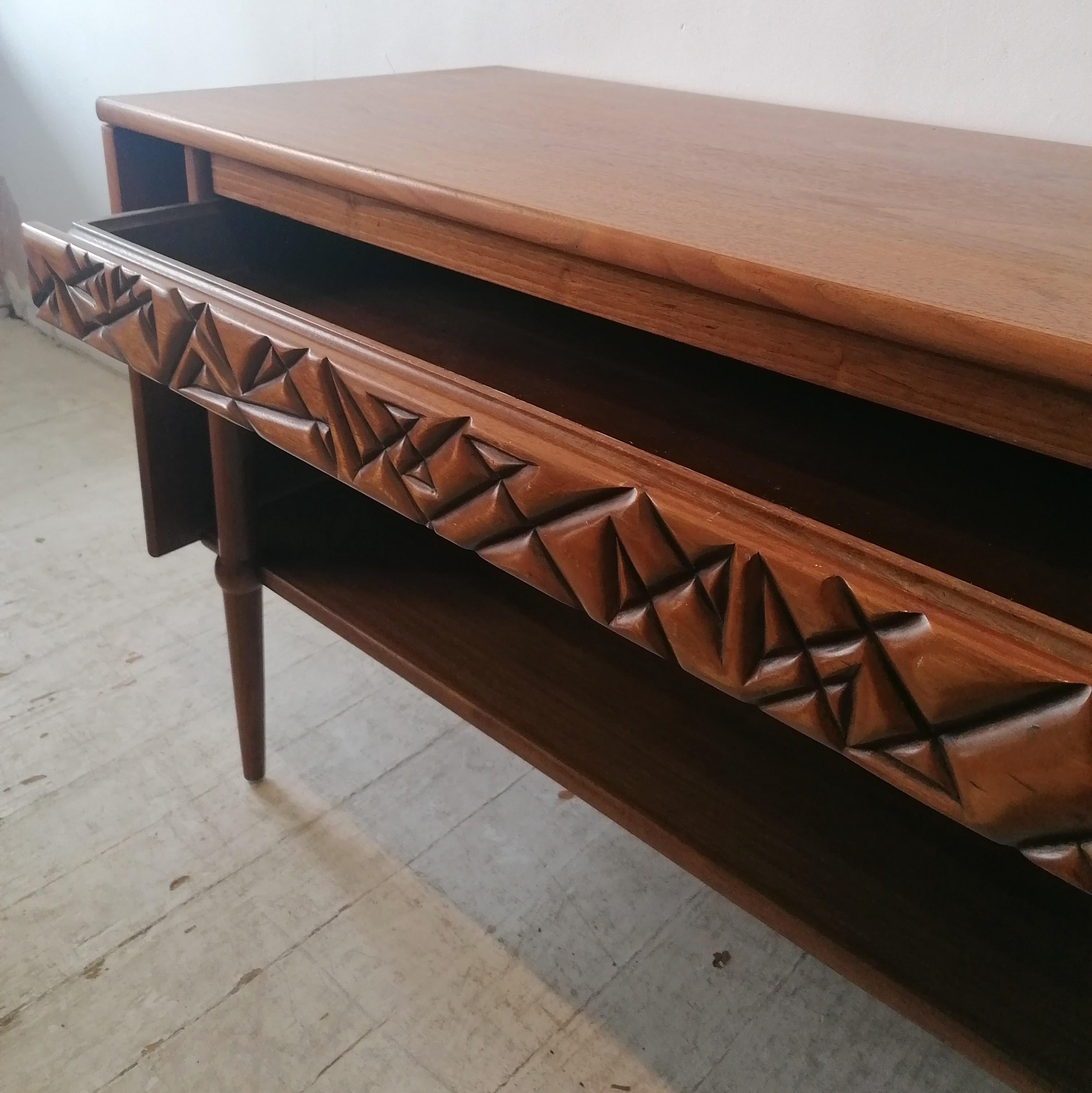 Mid century modern / brutalist walnut extending server table Henredon Heritage 1