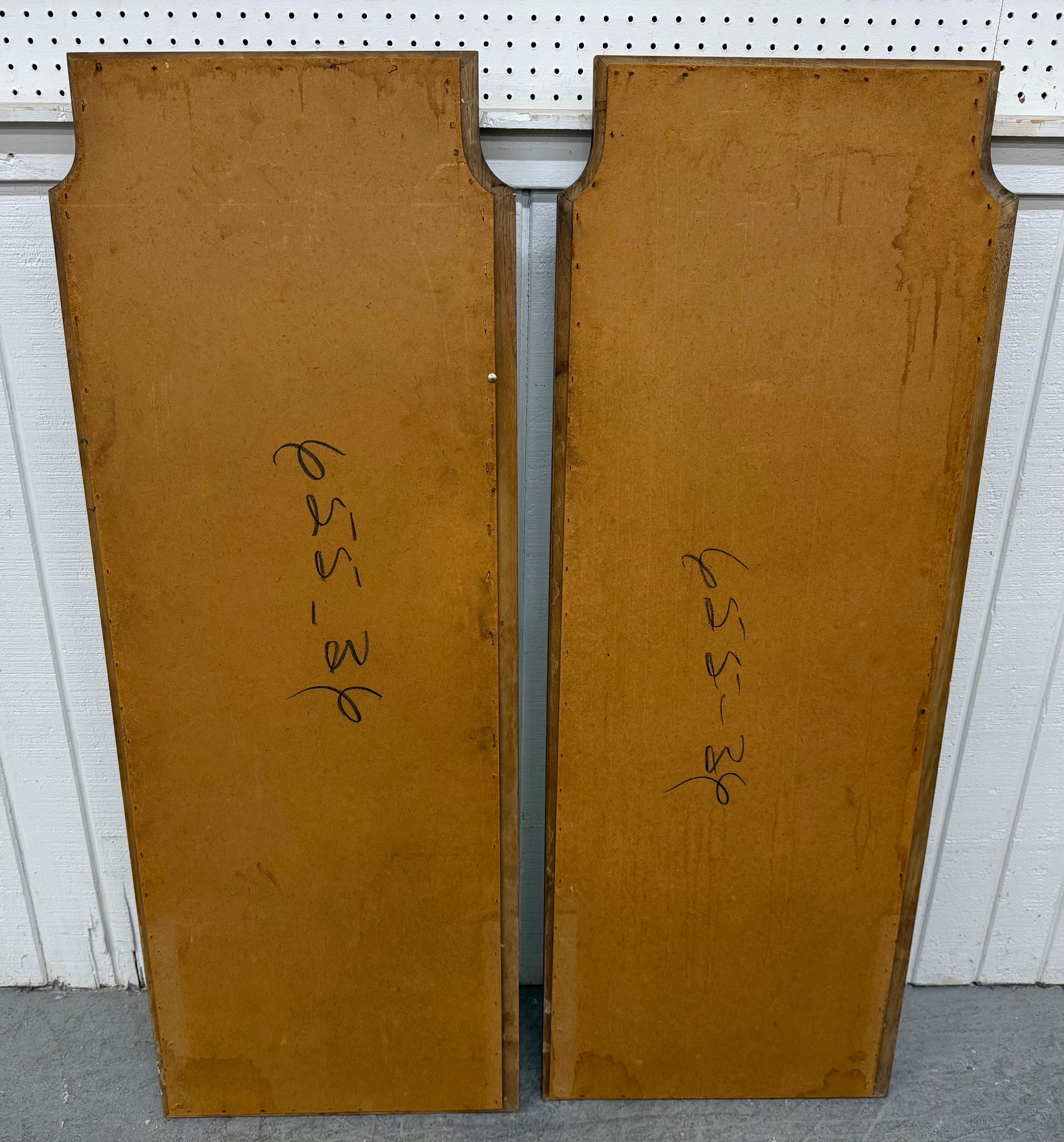Brutalistische Spiegel aus Nussbaumholz aus der Mitte des Jahrhunderts - 2er-Set im Zustand „Gut“ im Angebot in Clarksboro, NJ