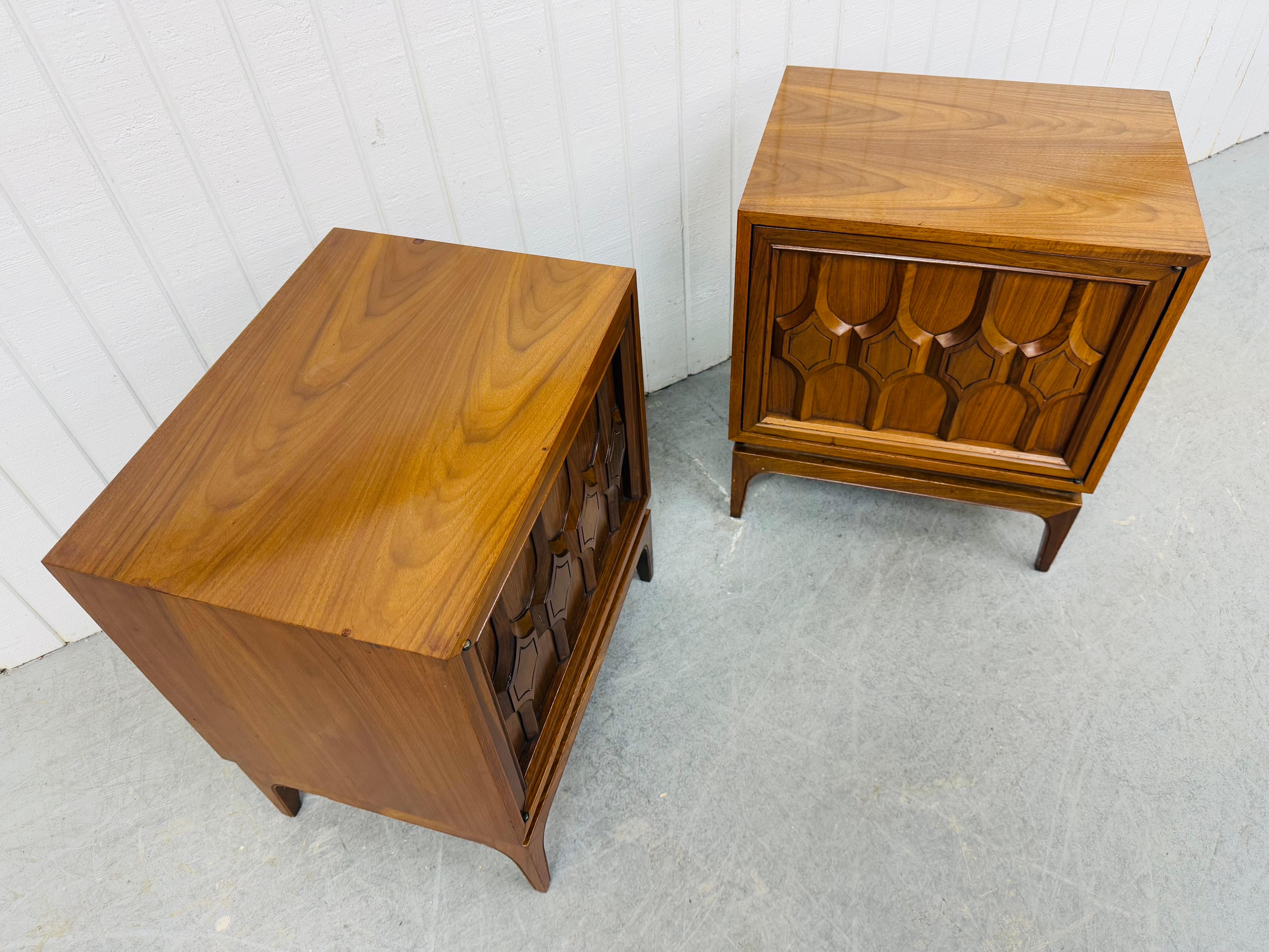 Mid-Century Modern Brutalist Walnut Nightstands - Set of 2 In Good Condition For Sale In Clarksboro, NJ