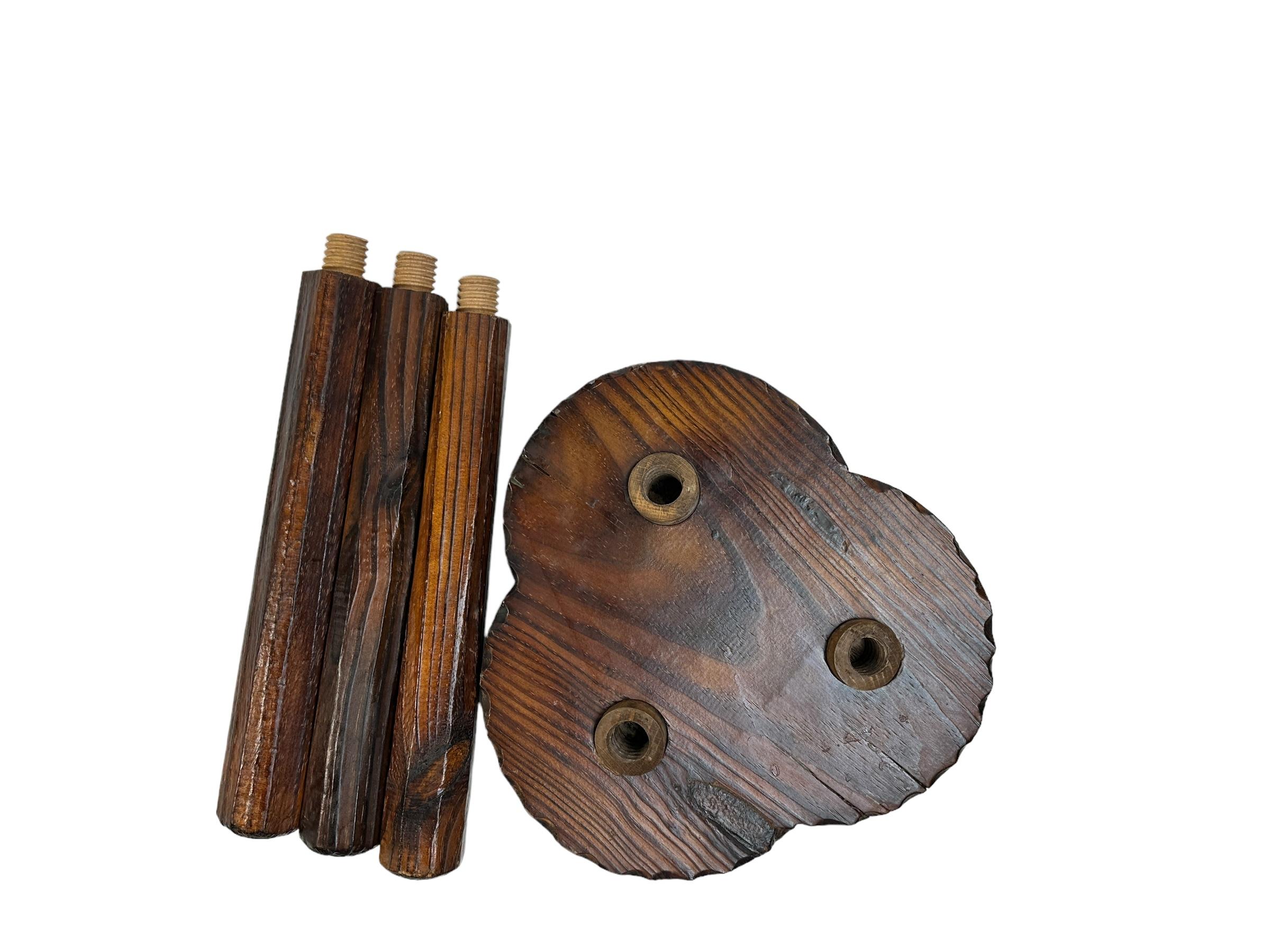 Mid-Century Modern Brutalist Wood Tripod Chair Foot Rest Stool, Spain Vintage In Good Condition For Sale In Nuernberg, DE
